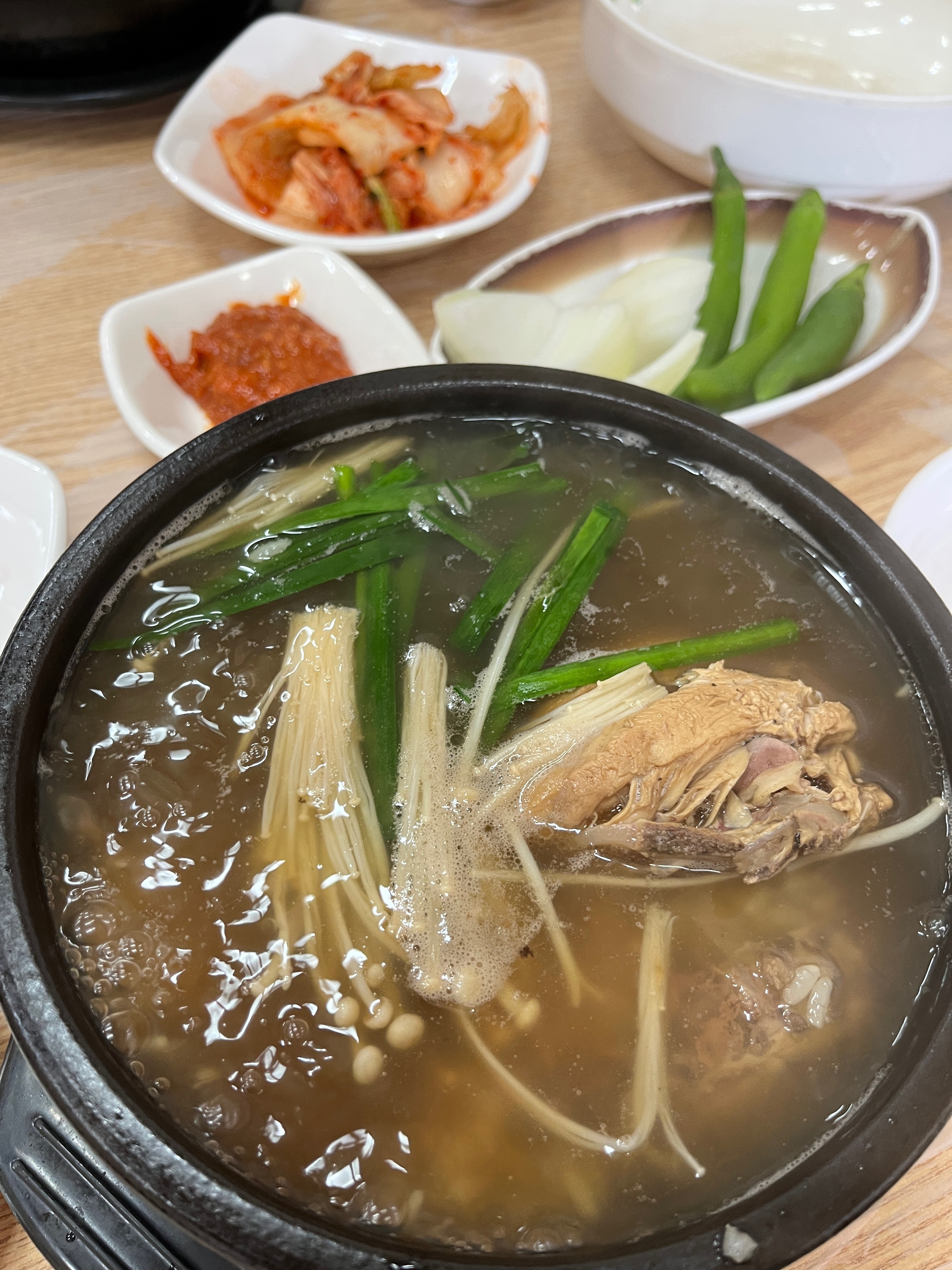 다래골한방옻닭 이미지