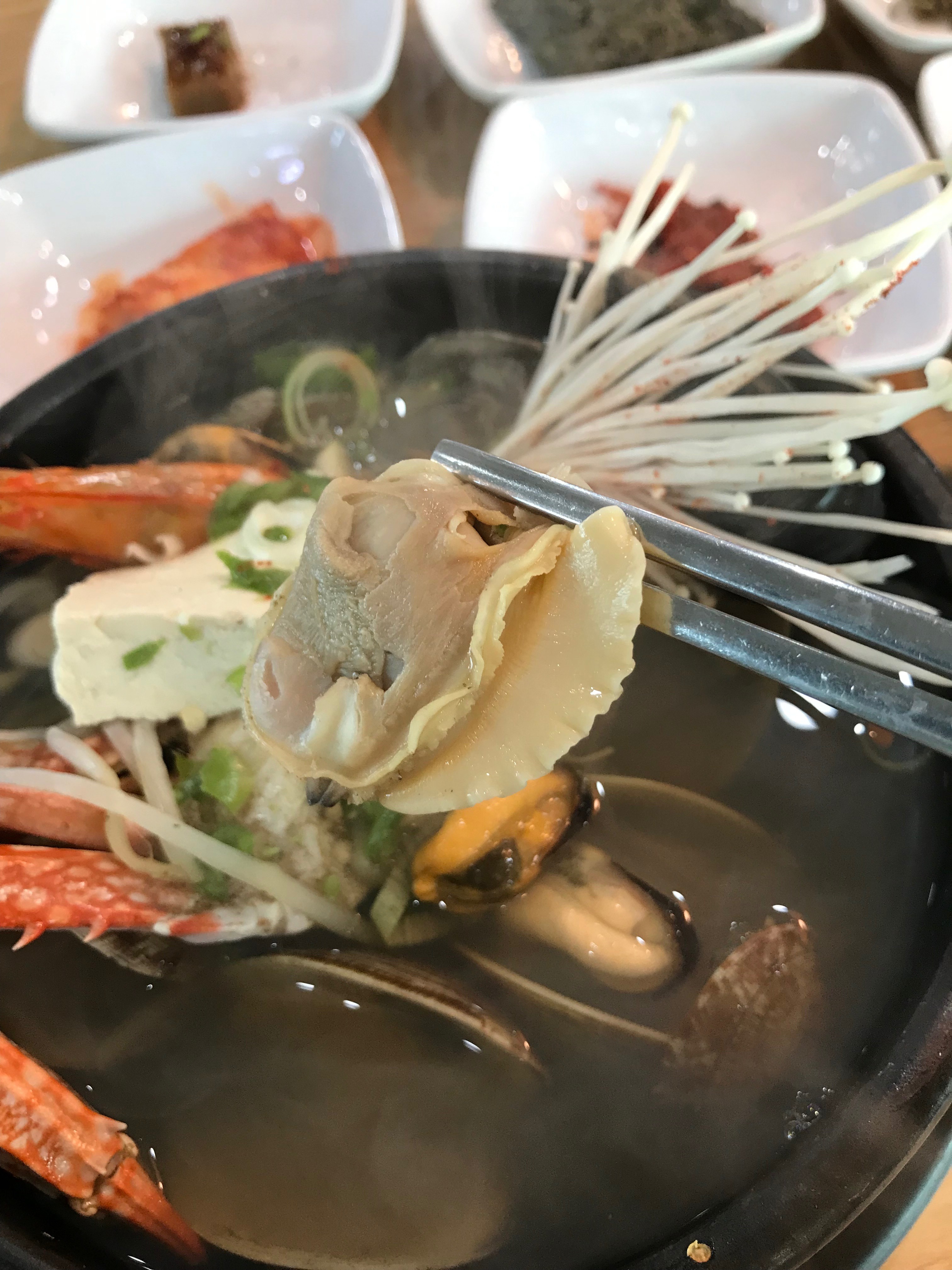 LEY81님의 삼척전복해물뚝배기 리뷰