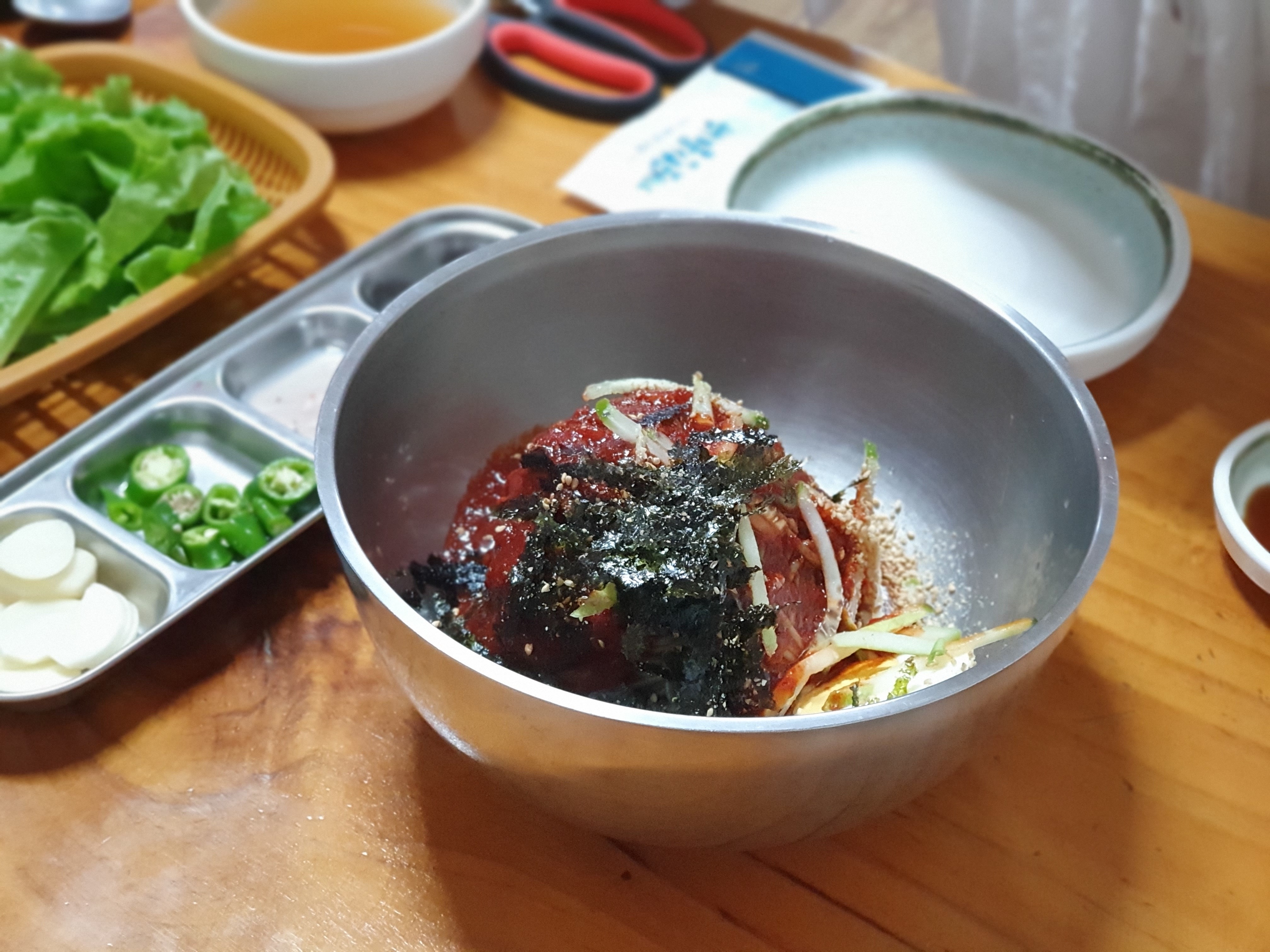 굽이굽이 찾아 들어갈 때만 해도 이렇게까지 가야할까 싶었는데 막국수를 먹자마자 오길 잘했다