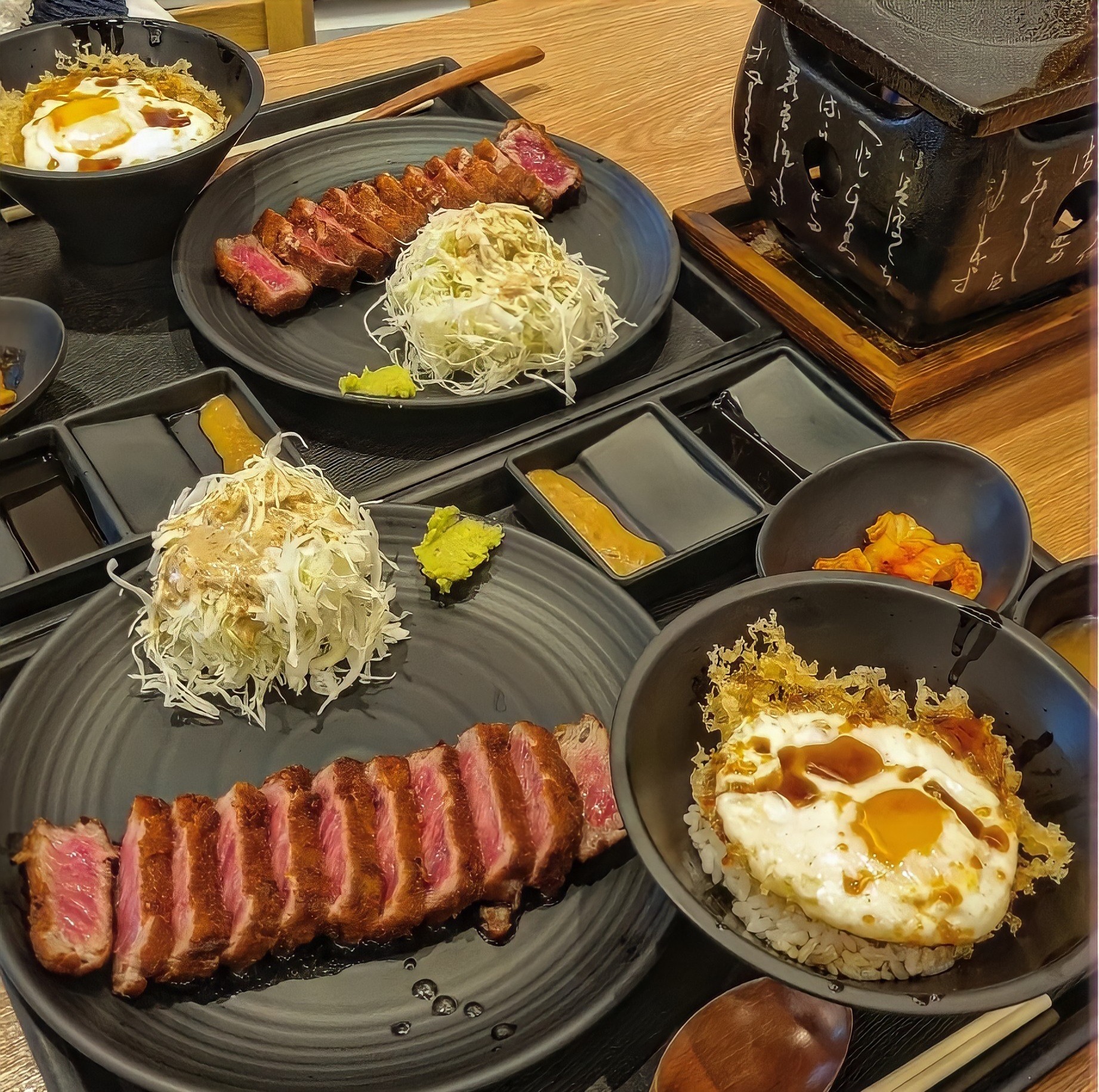 규카츠 너무 맛있었어요 ! 근데 가게가 너무 환기가 안되는 것 같아요ㅜ 다른 고깃집보다 옷