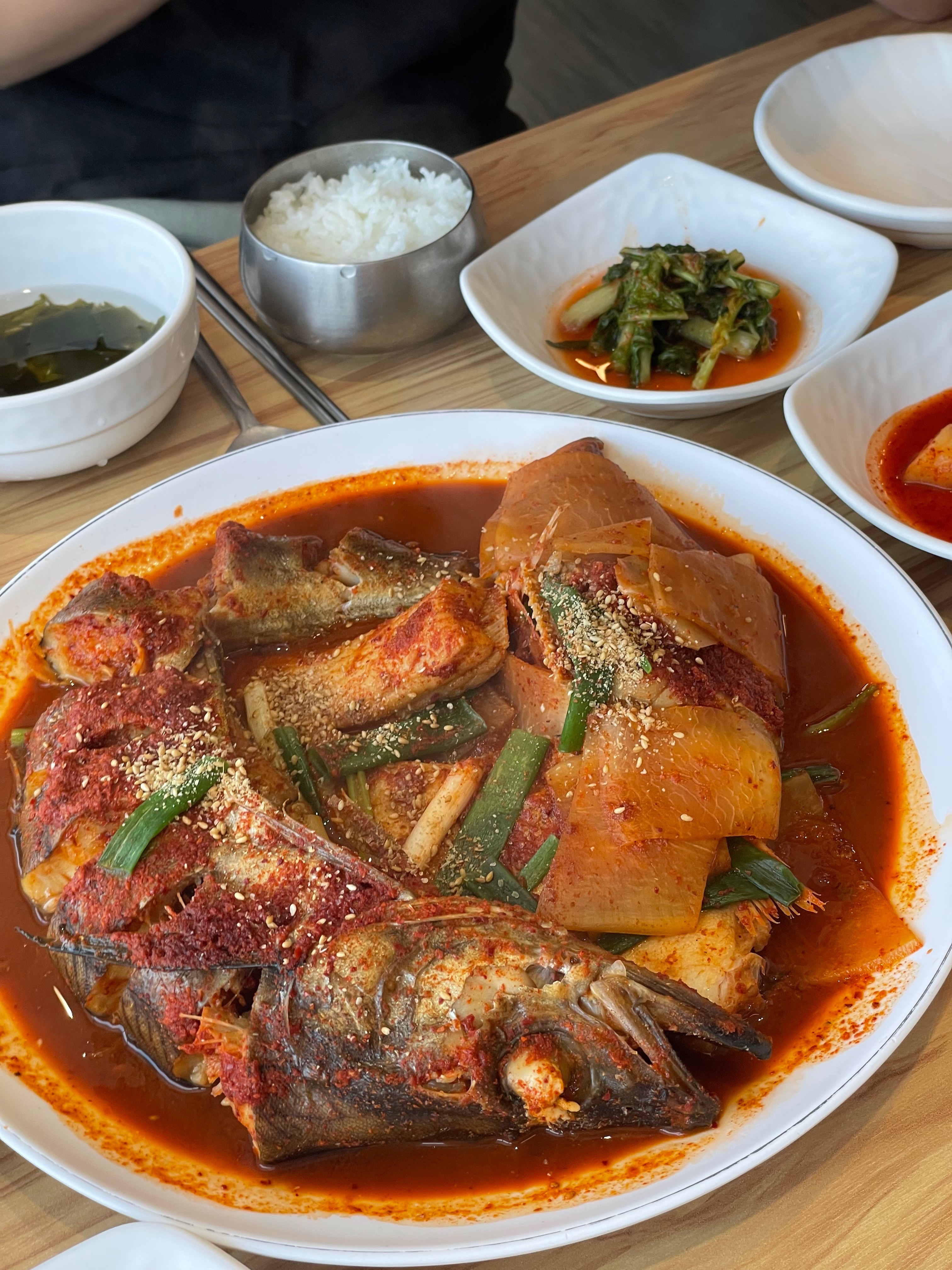 삼척맛집에서 뭘 먹으까하다 검색하고 찾아갔는데 - 삼척항 맛집 삼정식당