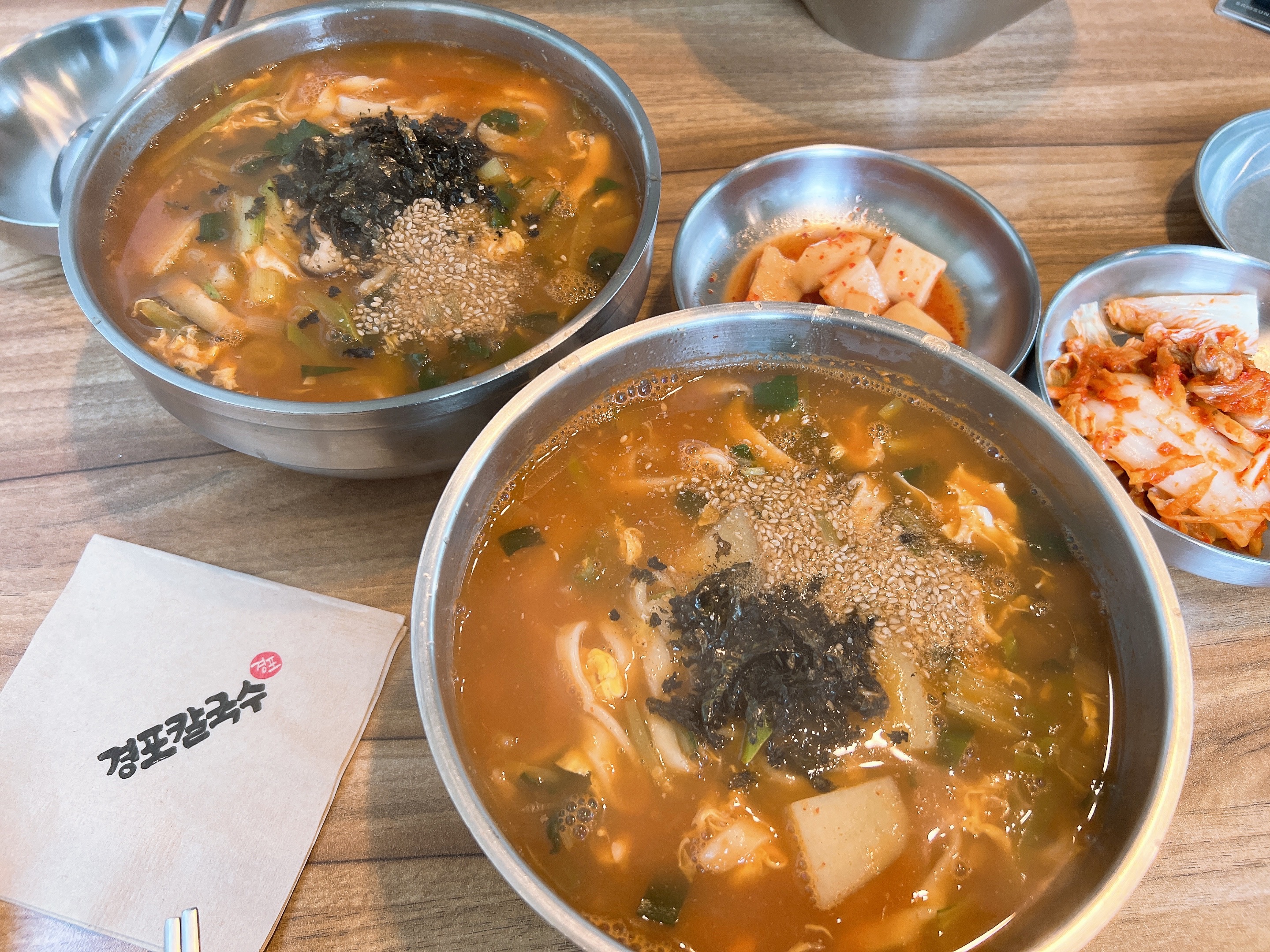 전반적으로 깔끔한 맛이였으나 제가 생각한 달달하고 진한 장칼국수 맛은 아니네요. 제 와이프