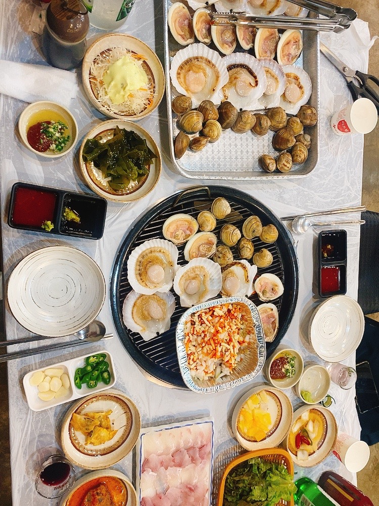 사장님 친절하세요 - 삼척항 맛집 삼척조개구이 회 무한리필