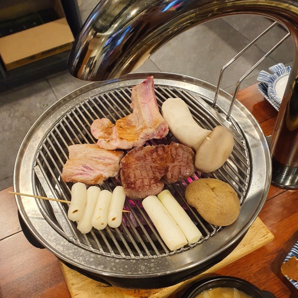 여긴 찐이예요. 고기도 신선하고 반찬들도 좋습니다. 다음에 또 방문하려고요! - 불당동 맛집 김형제고기의철학 천안신불당점