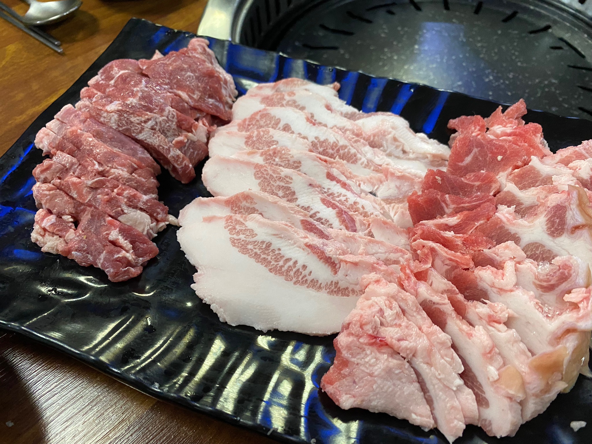 너무맛있어요!! 사장님,직원분도 너무 친절하시고 고기랑 반찬, 된찌까지 다 맛있어서 기분좋