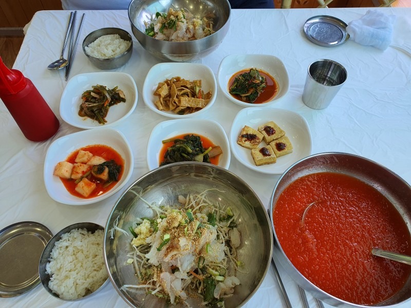 나만 알고 싶어서 리뷰를 쓸까말까 고민한 음식점. 비교적 이른 시간에 방문해서 주문메뉴가