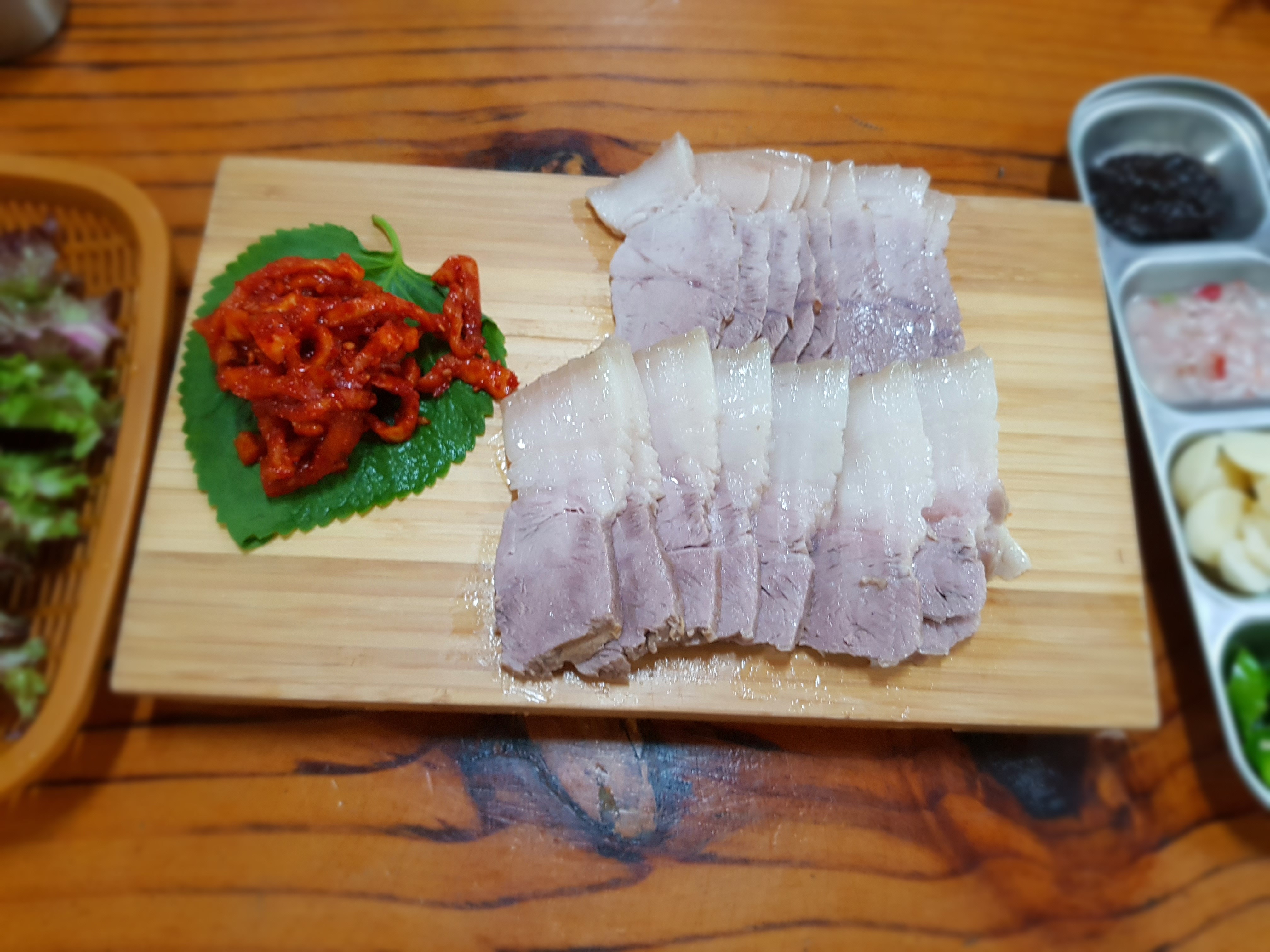 막국수 간 쎄지않고 슴슴하니 맛있어요. - 경포대 맛집 남향막국수 본점