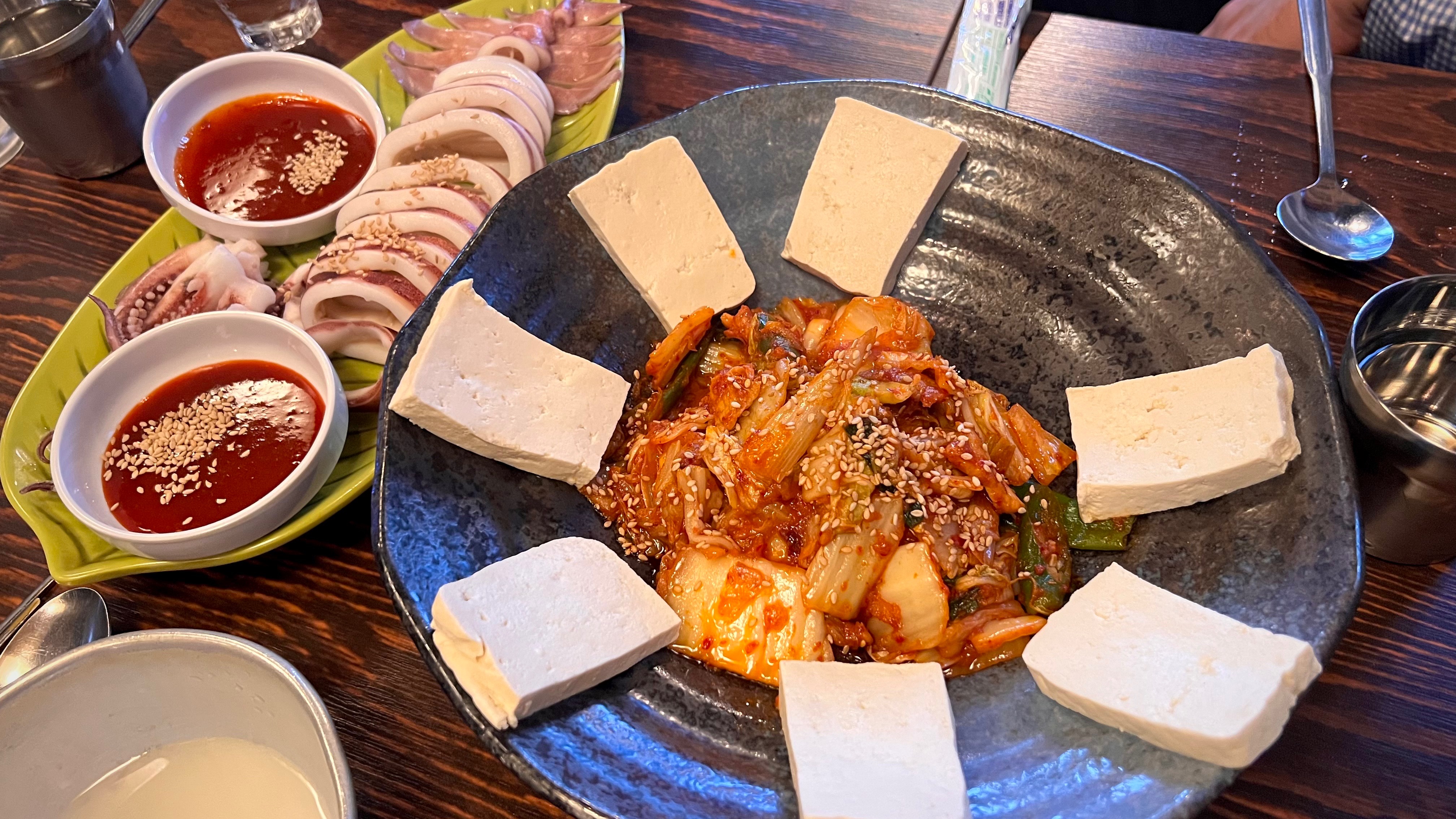 안주가 저렴하고 메뉴 선택이 좋았는지 모르겠는데 안주가 맛있네요-! 배부르고 얼큰하게 술
