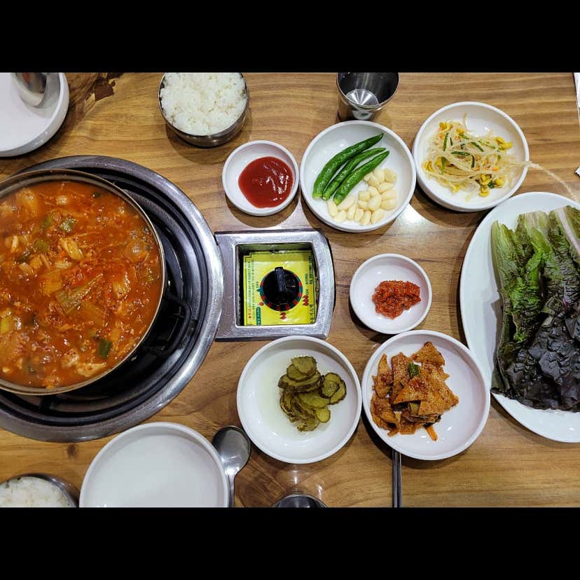 나눈살이찐다님의 반가네 쌈싸먹는김치찌개&생삼겹살 중리점 리뷰