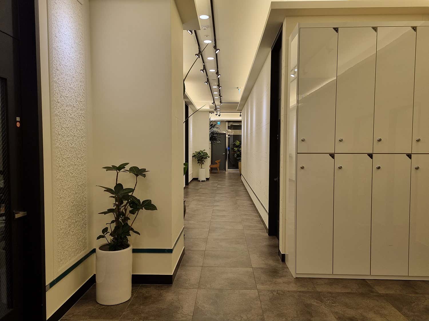 명품스포츠&아로마 (개금역) 매장 사진 7