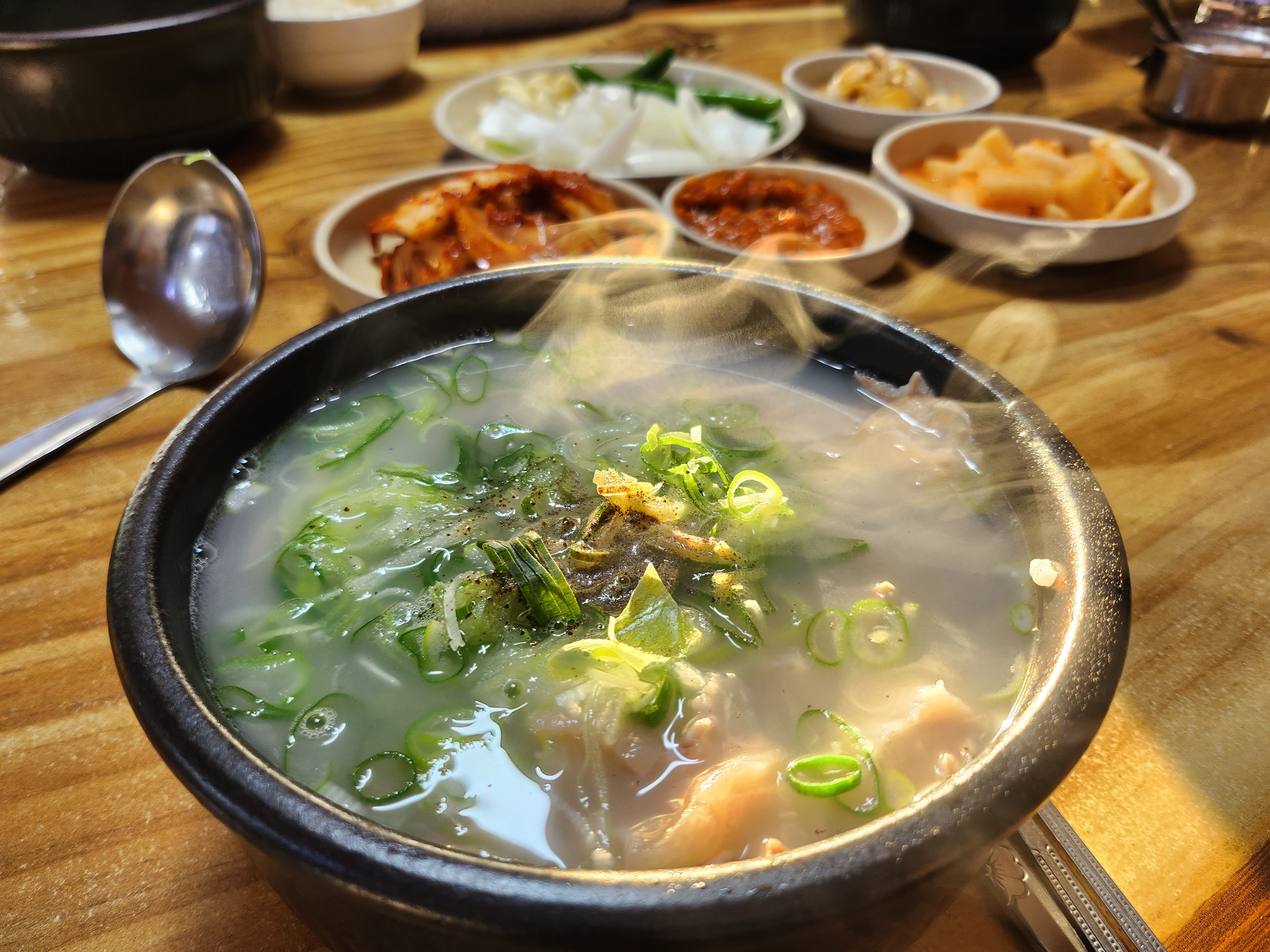 산동돼지국밥 이미지