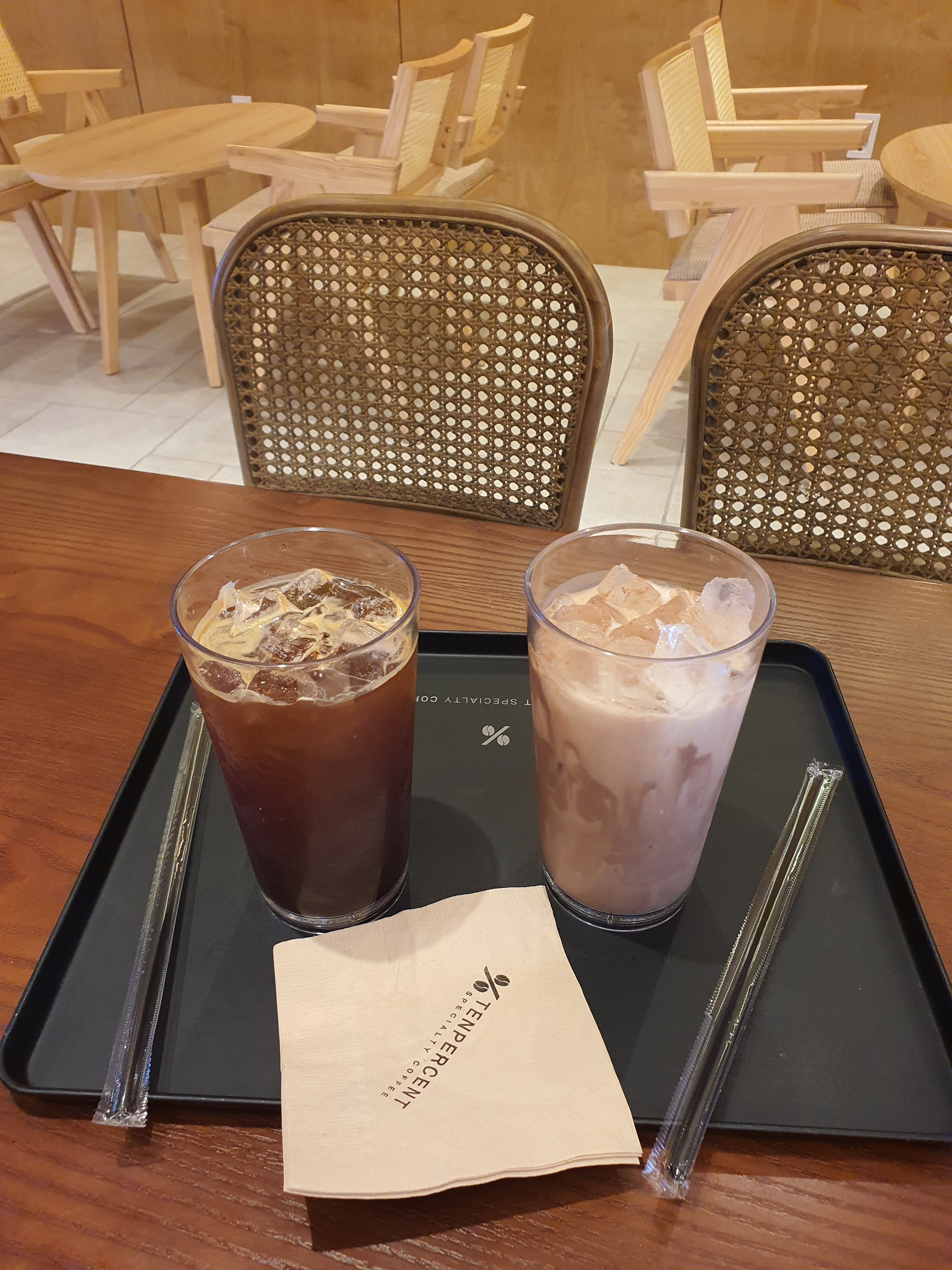 리얼초코 정말 진하고 맛있어요 - 송정 맛집 텐퍼센트커피 송정블루캐슬점