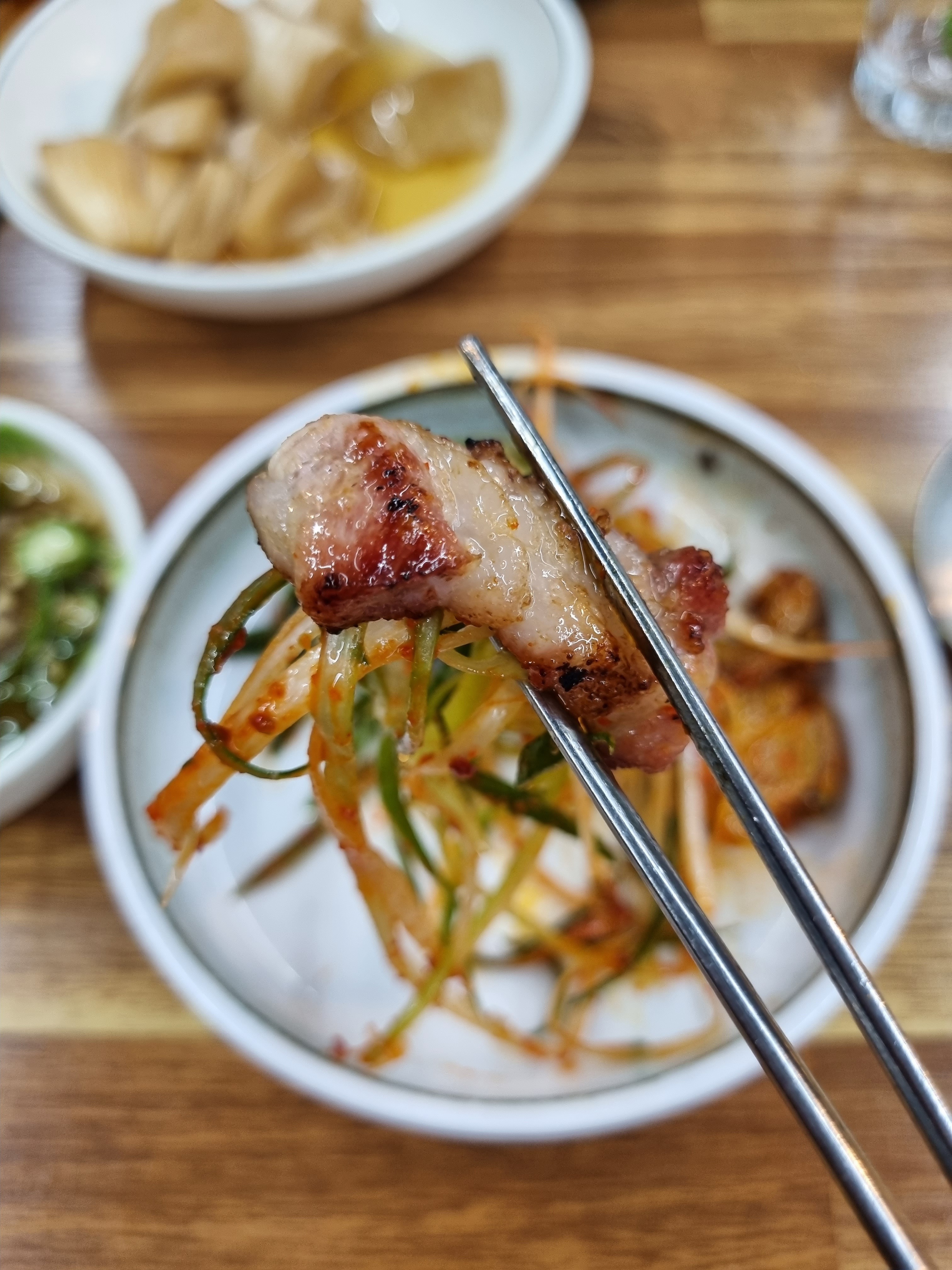 매장도 넘 깔끔하고 청결에 신경 많이 쓰시는 거 같아요! 고기 맛은 물론이고 권선동 맛집이