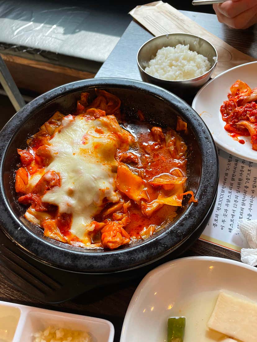 juehhhhh님의 유닭스토리 닭한마리 신촌점 리뷰