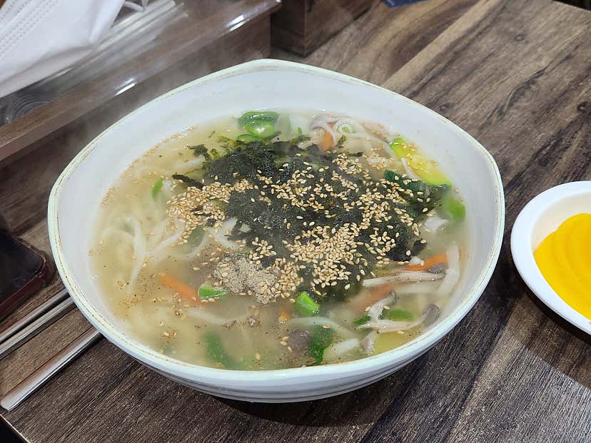 츄류륩쵹쵹님의 은평국수 리뷰