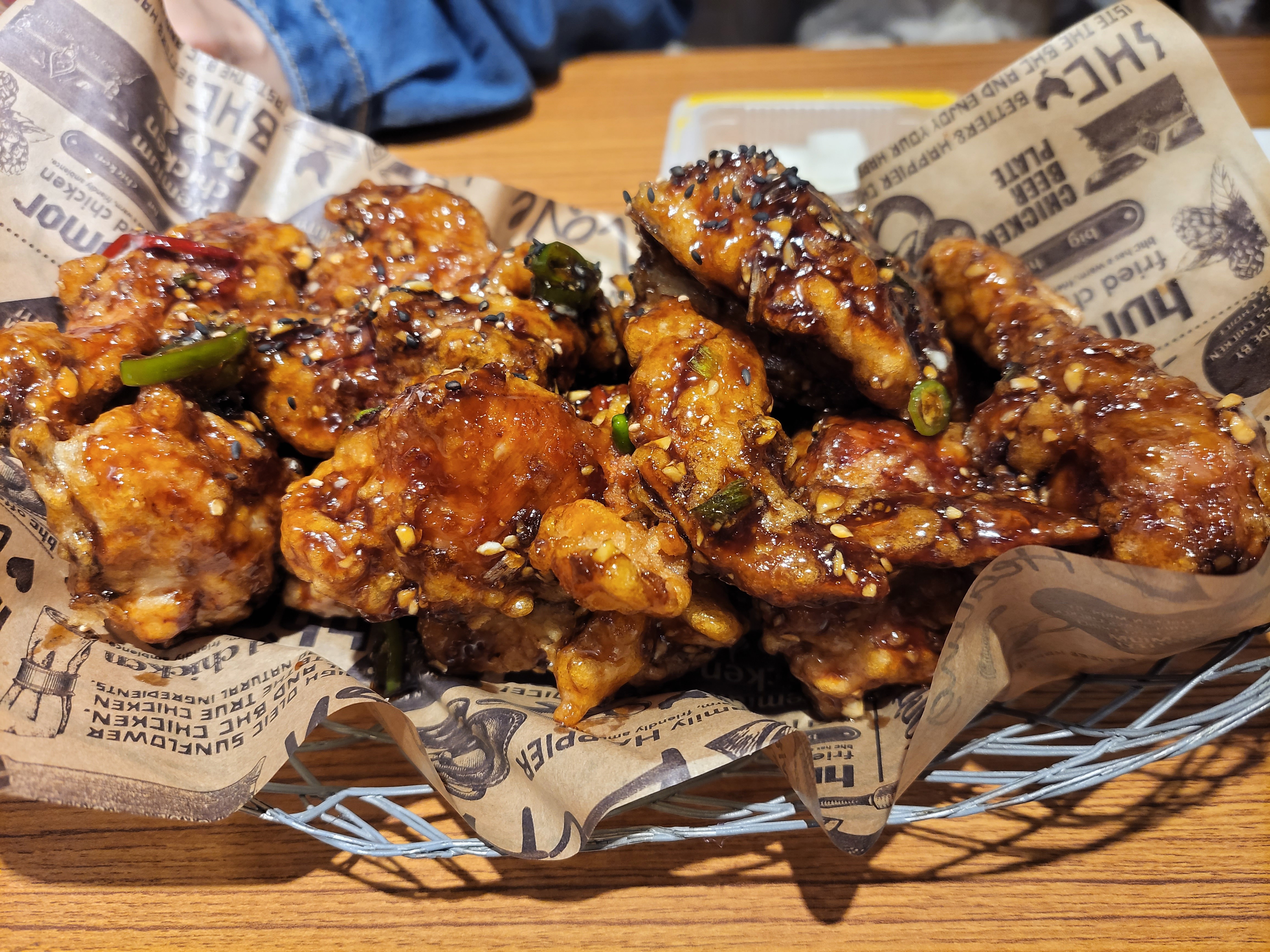 매장에서 먹음 더 맛난 비에이치씨!! - 권선동 맛집 BHC치킨 권선점