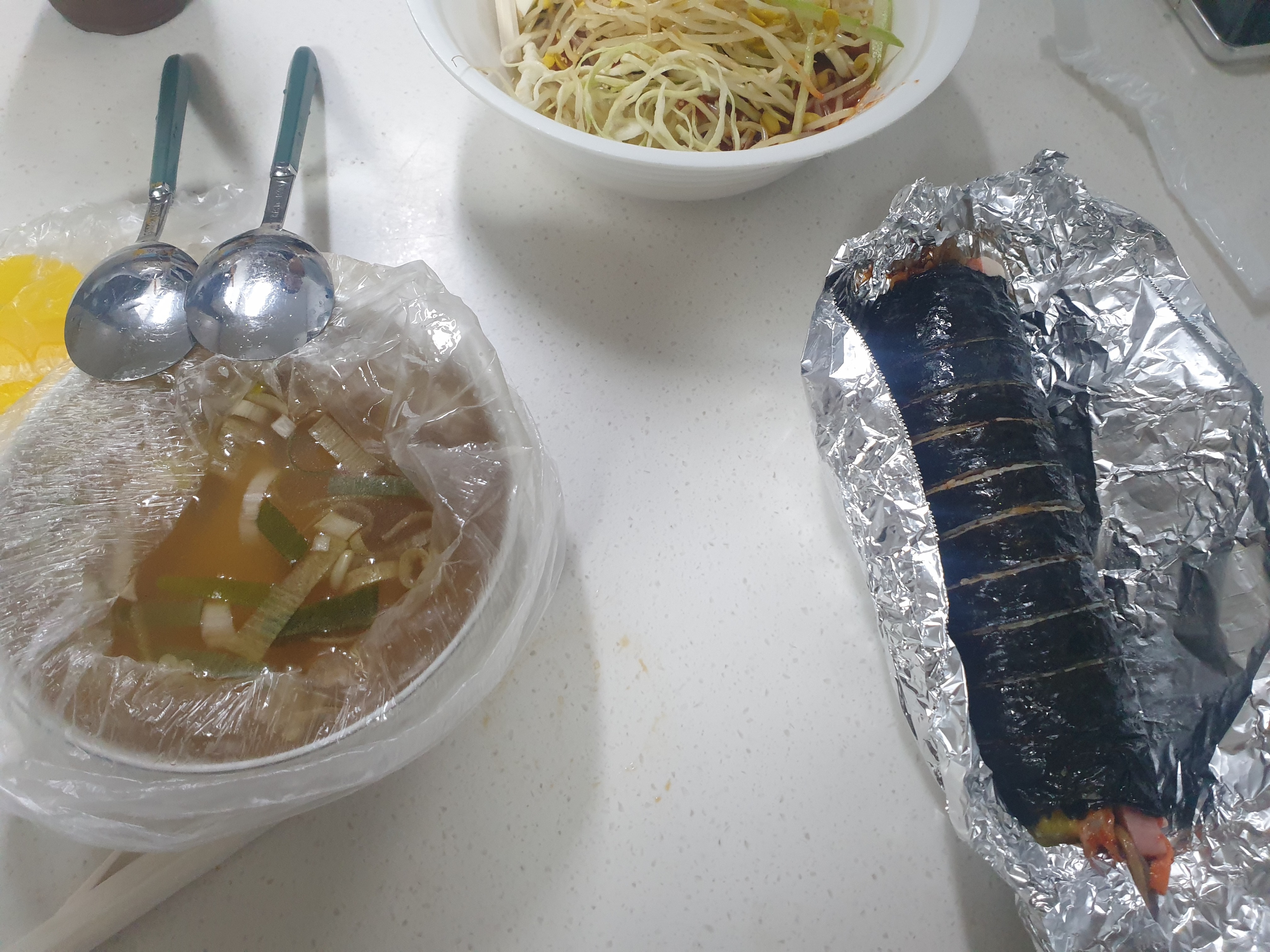 작년부터 시험공부를 하며 6개월 이상 매일 같이 먹은 김밥집이에요. 매일 먹어도 질리지 않