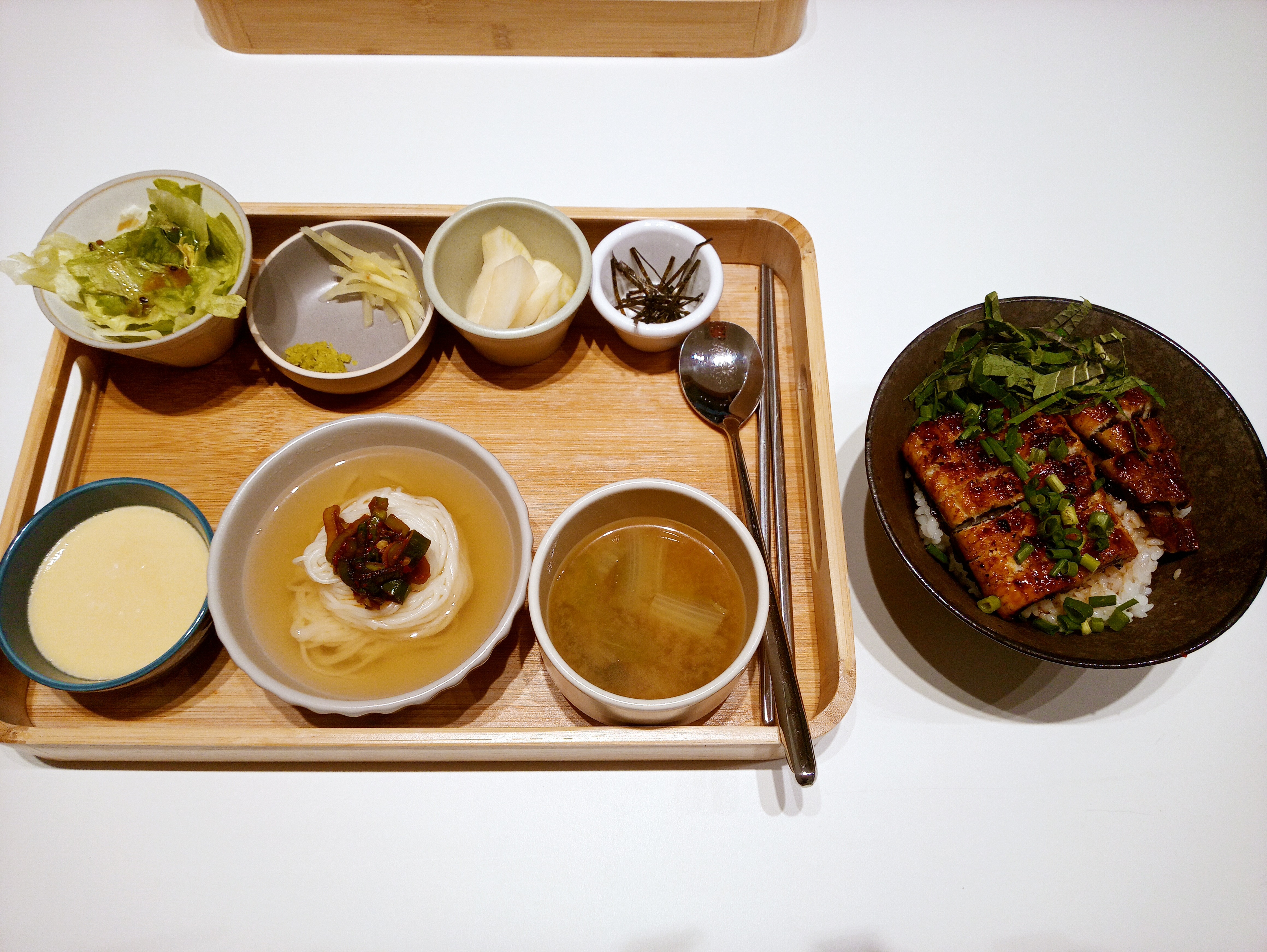 깔끔한 느낌의 장어덮밥 전문점입니다. - 부산역 맛집 소택