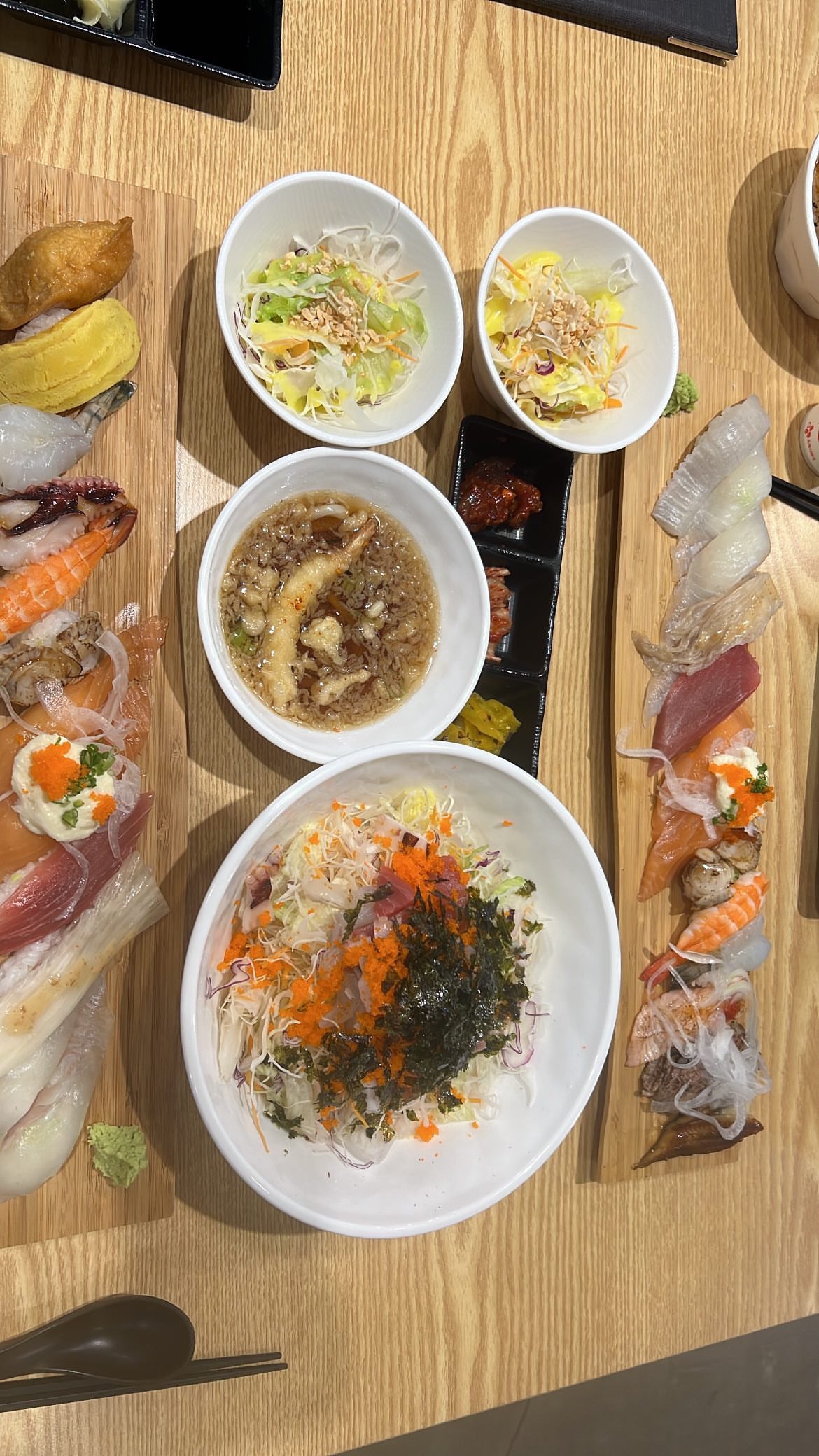 초밥 2종류랑 회덮밥 먹었어요 - 삼척항 맛집 박군스시