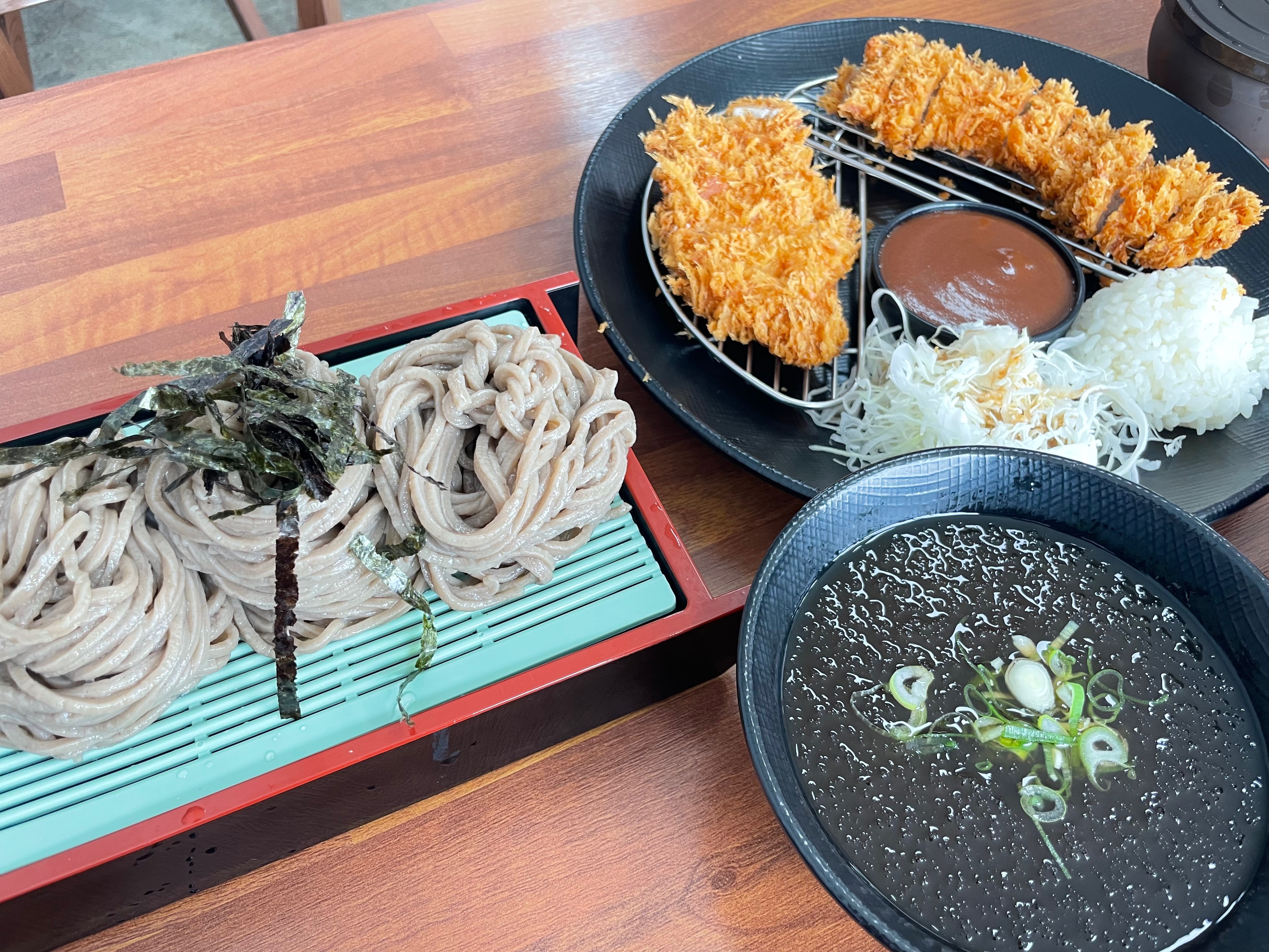 소바랑 돈까스 너무맛있게 잘먹었습니다. 소바먹으러갓는데 돈까스를 더맛있게먹었네요 ㅎㅎ - 전주 맛집 삼동소바 전주덕진점