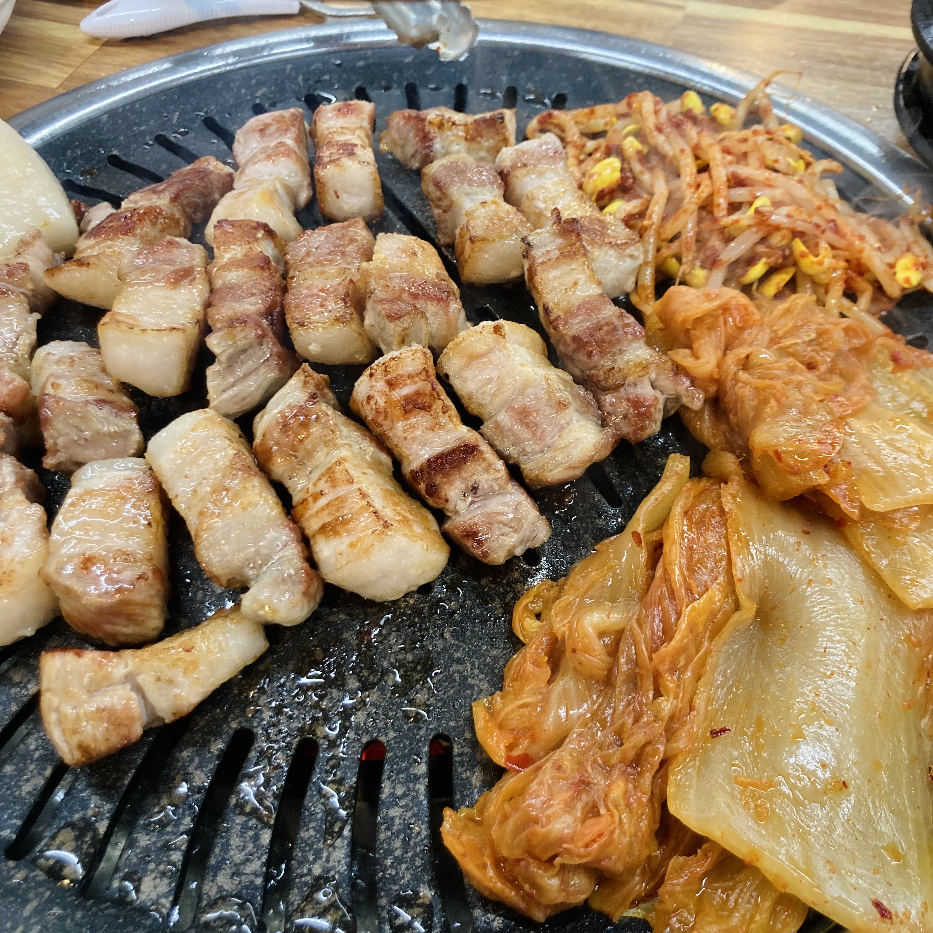🥇생삼겹살+항정살🥇 - 권선동 맛집 그집애
