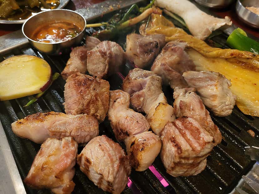 먹끼무님의 뭉텅 홍대점 리뷰
