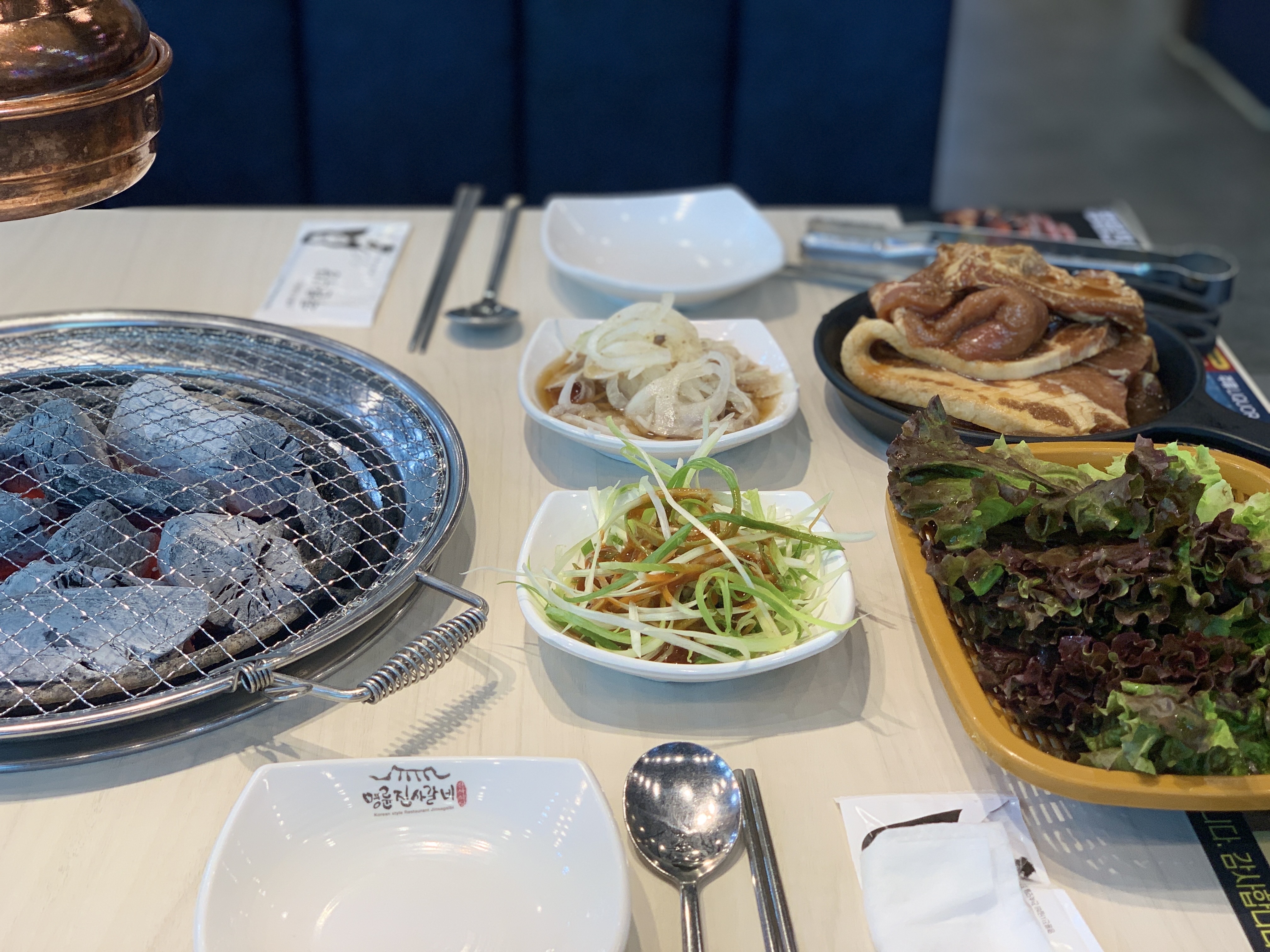 리뉴얼 되고나서 돼지갈비, 삼겹살이 더더더 맛있어진거 같아요. 셀프바에 떡볶이도 엄청 맛있
