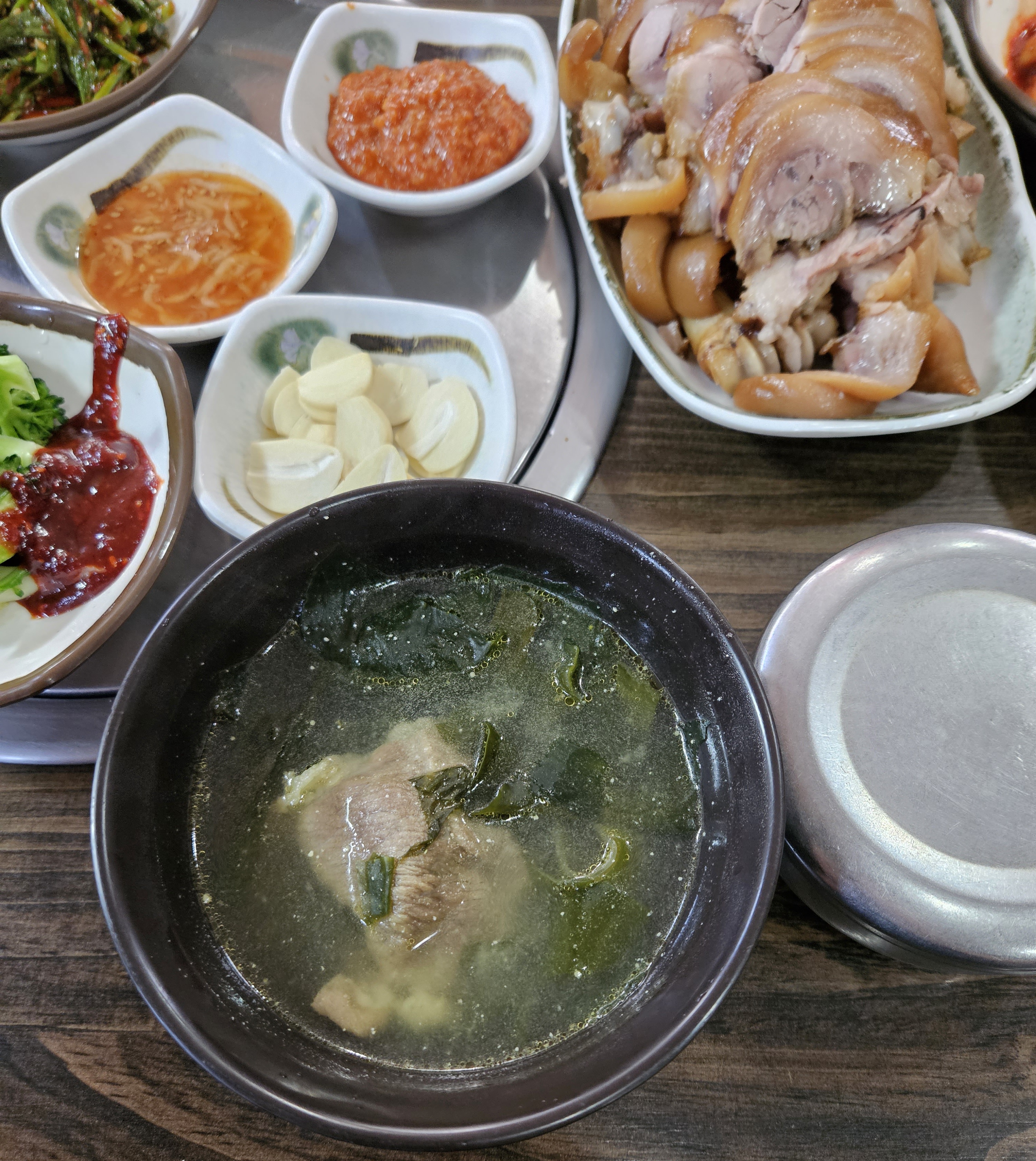 
충무로역식당 장수족발
