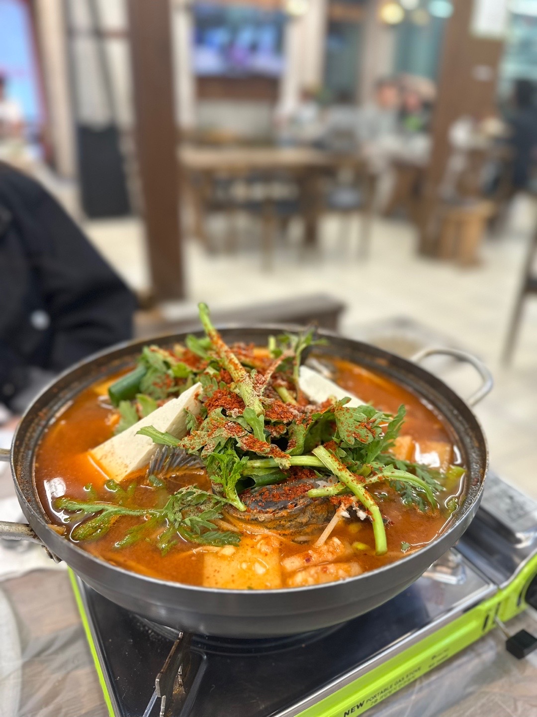 2차로 매운탕 먹으러 갔는데 여기 매운탕 국물 진짜 대박이예요!!!!! 국물이 진심!!!
