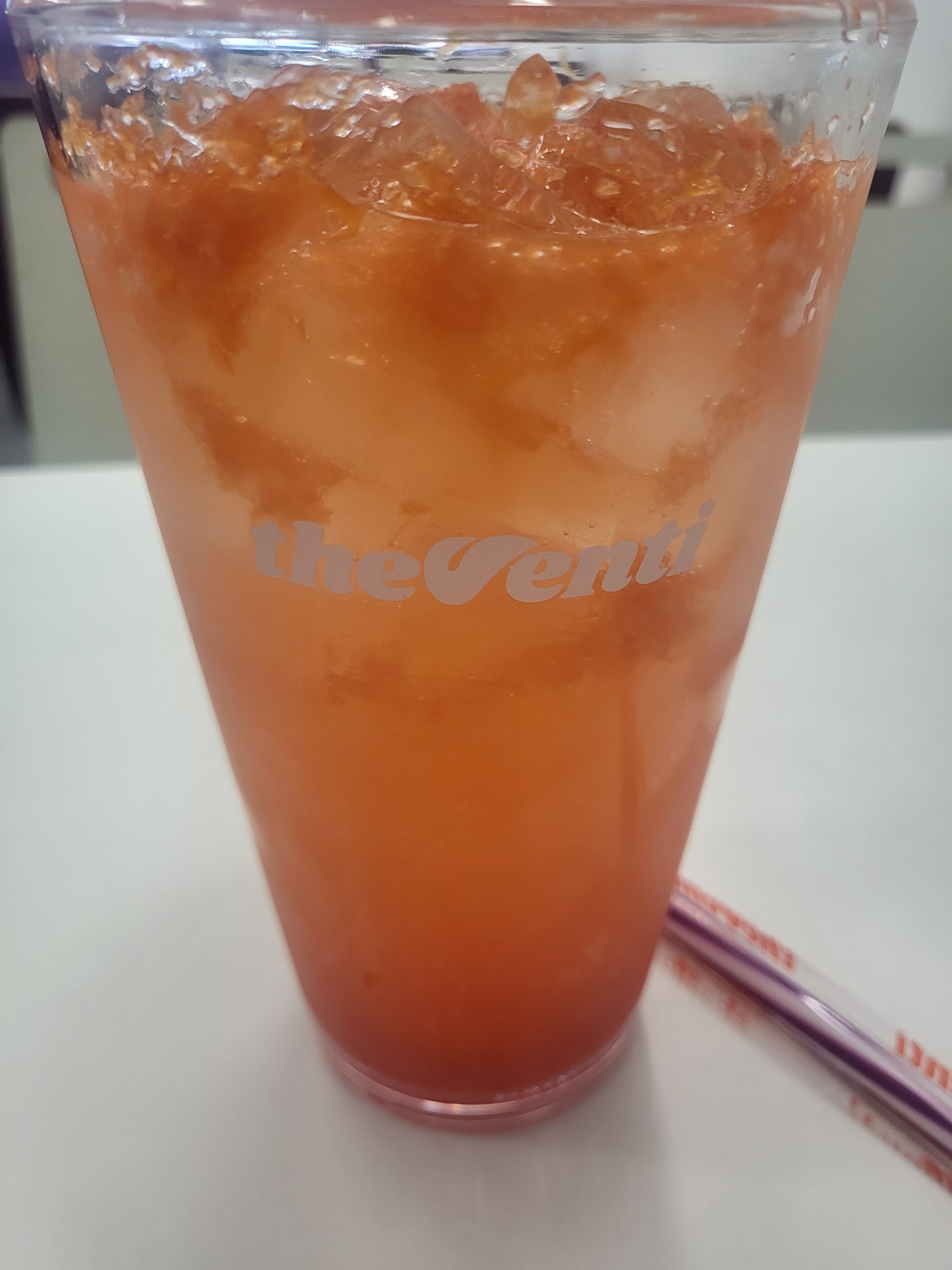 플레인 스무디와 빨대