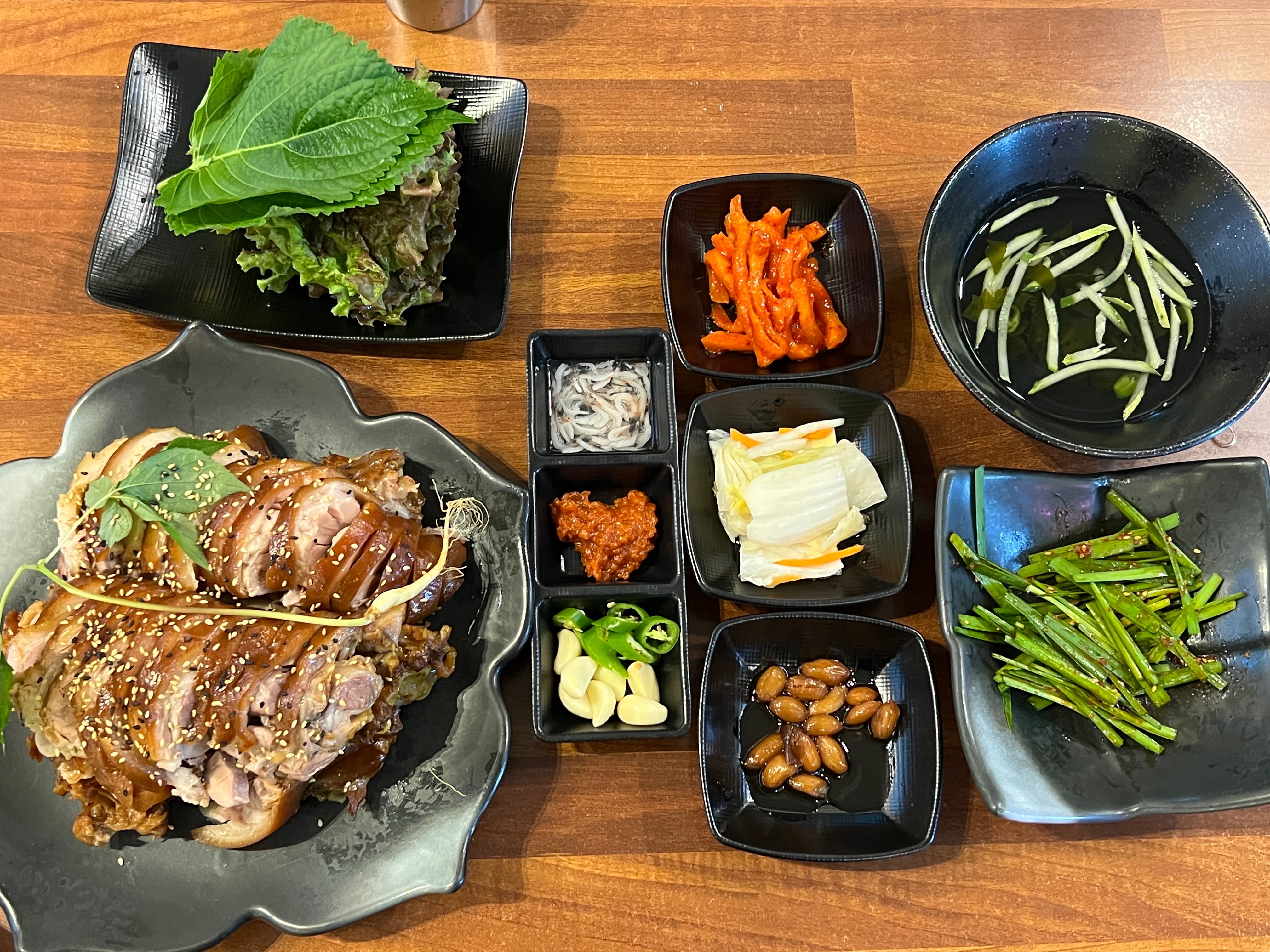 앞발 너무 부드럽고 잘씹혀서 맛있게 먹었어요! - 불당동 맛집 지구대표시래기해장국&족발 불당동본점
