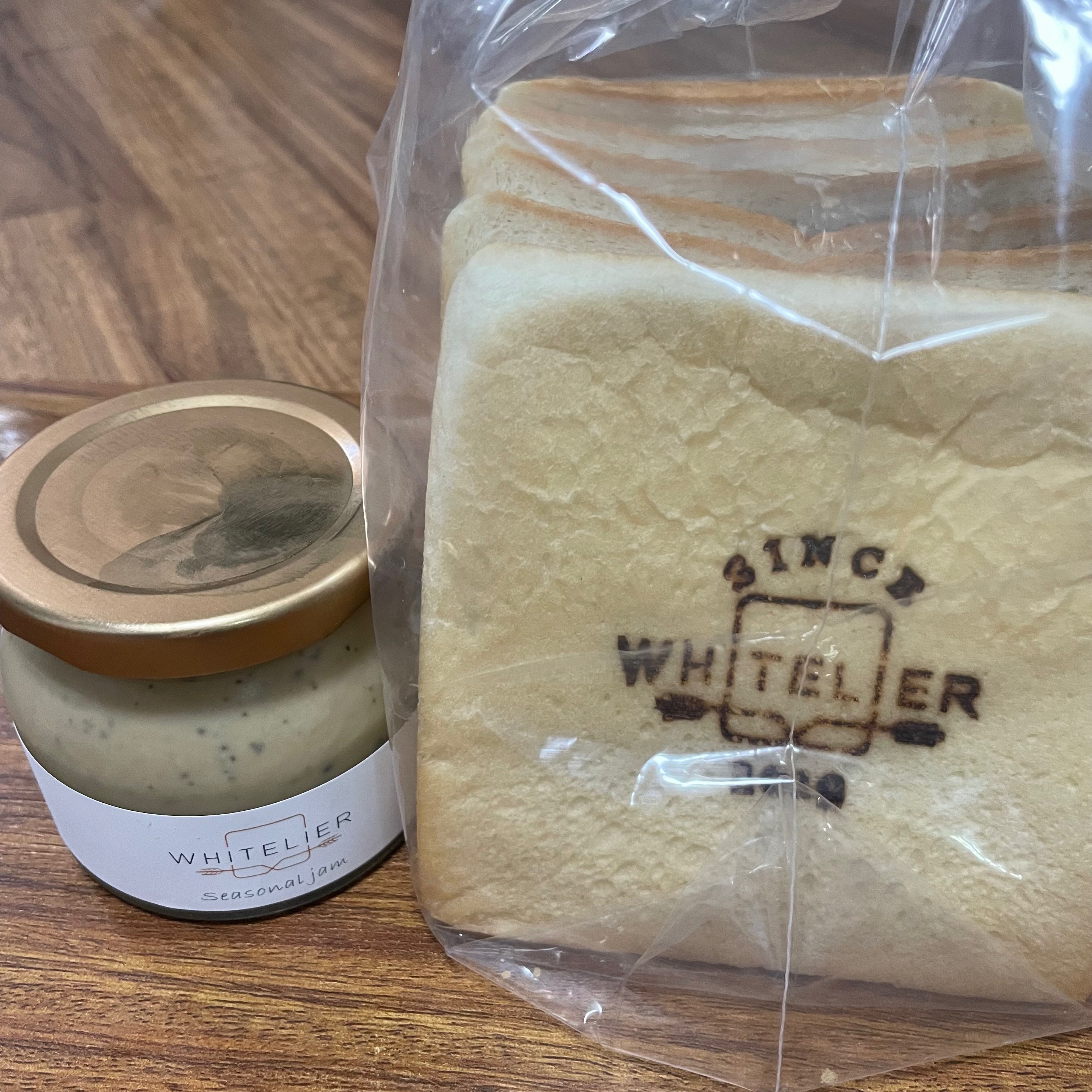 이런 식감의 식빵은 처음. 촉촉 쫄깃! 안에 버터향도 좋고 그냥 먹어도 달달한게 맛있어요.