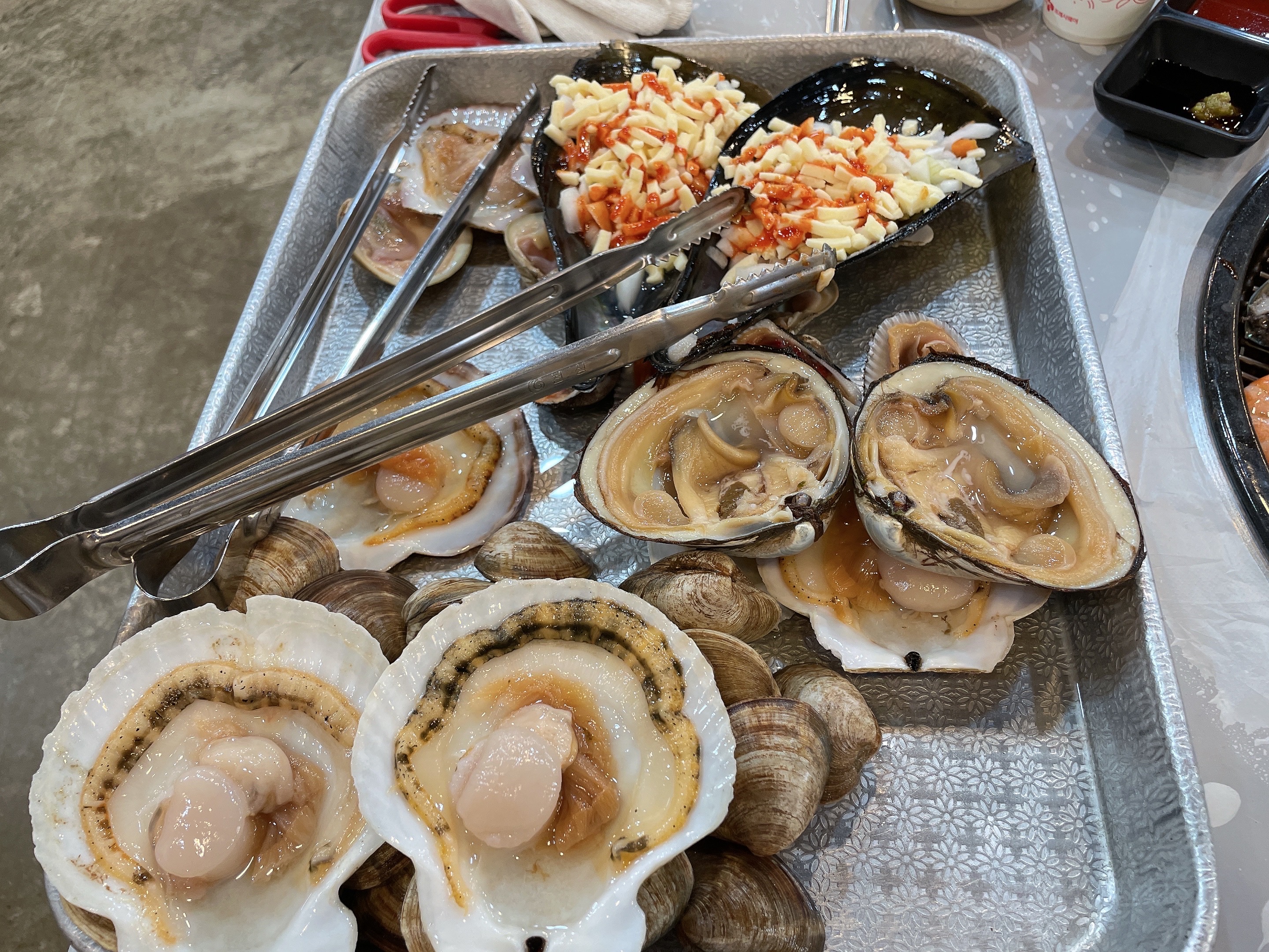 비가 왔기에 회 조개 매운탕 세트를 - 삼척항 맛집 삼척조개구이 회 무한리필