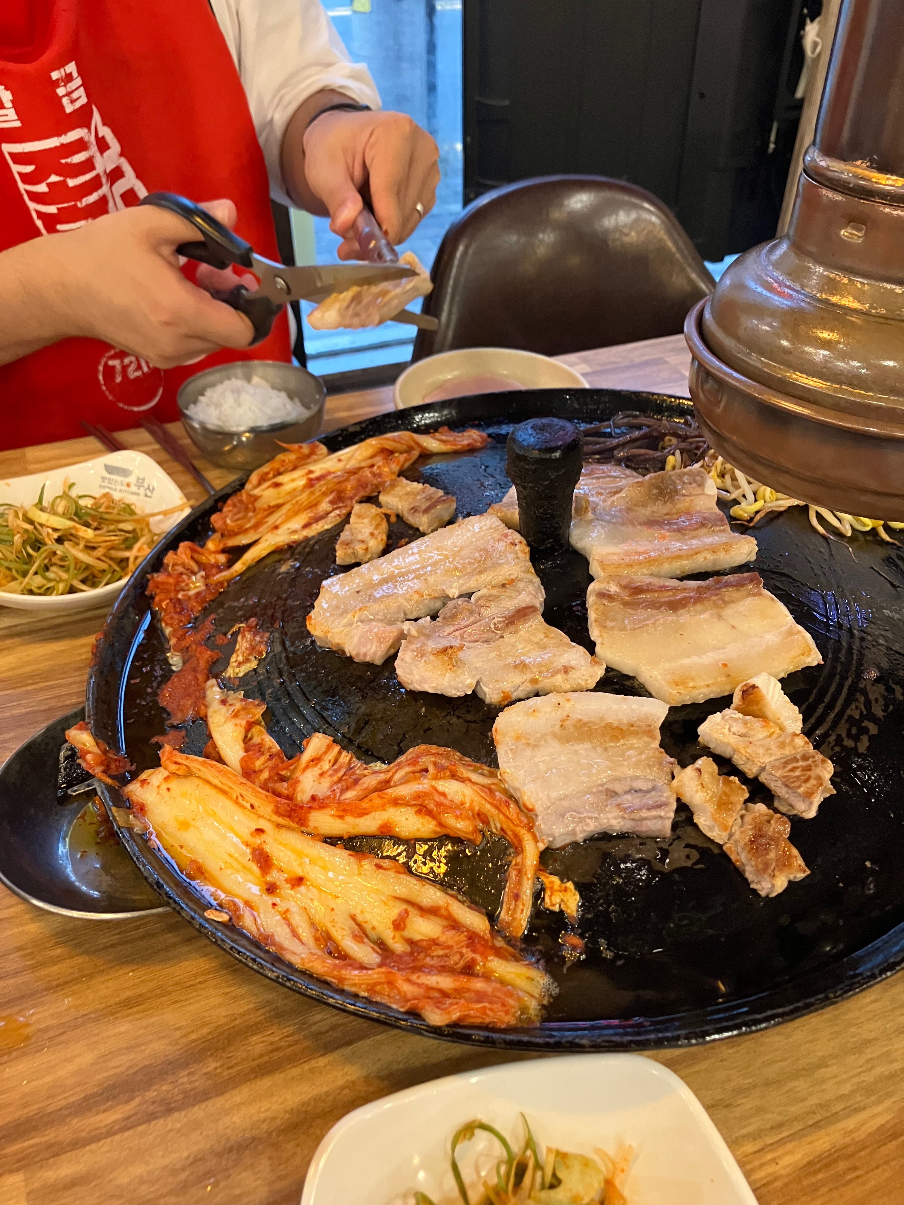 이게 3인분이래요. 양이 작다는 생각을 사장님빼고 다 하시는거같아요.. 그리고 숙성이여서