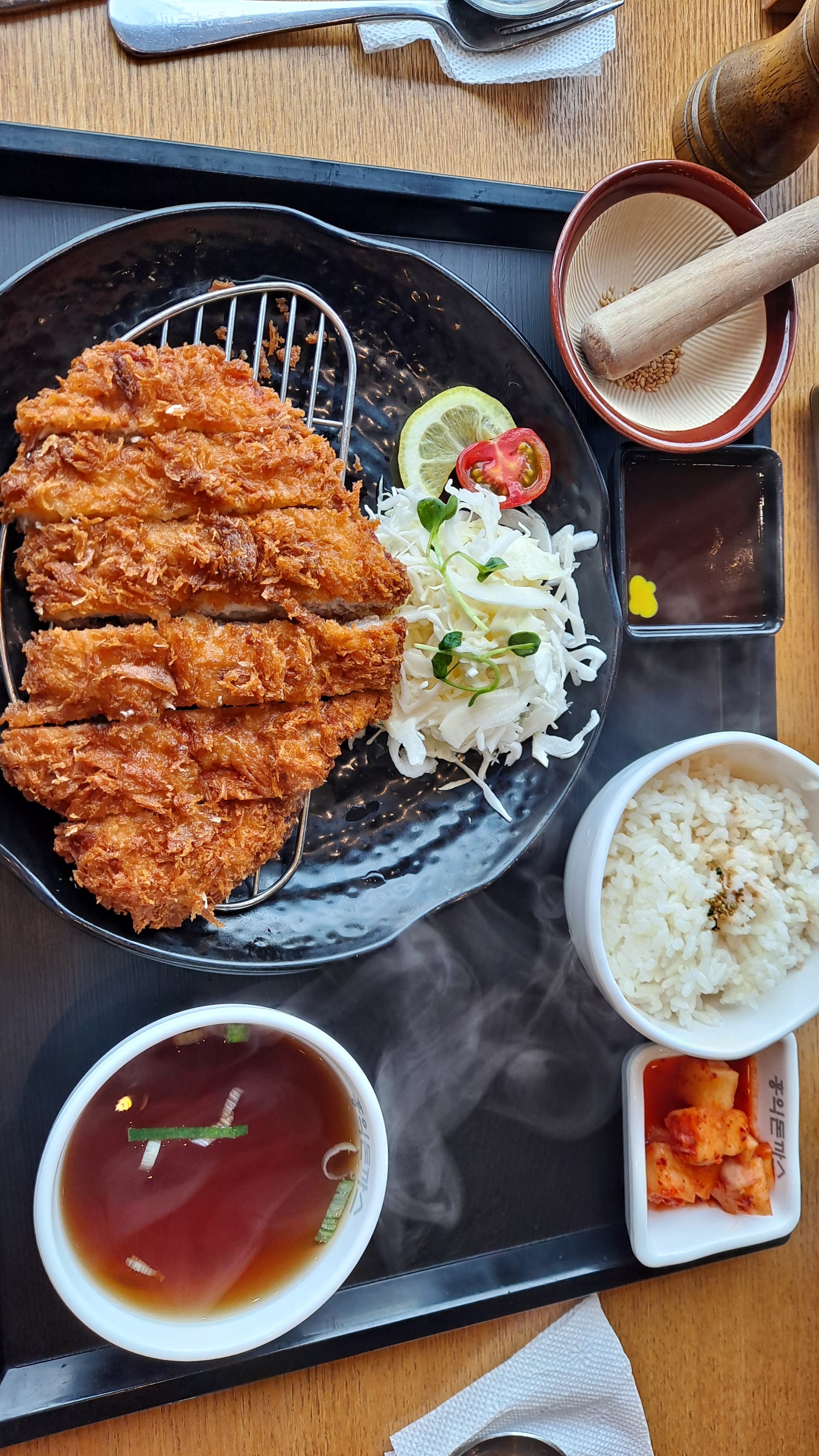 제부도 갔다가 오는 길에 들렸어요 - 화성 남양 맛집 홍익돈까스 화성남양점