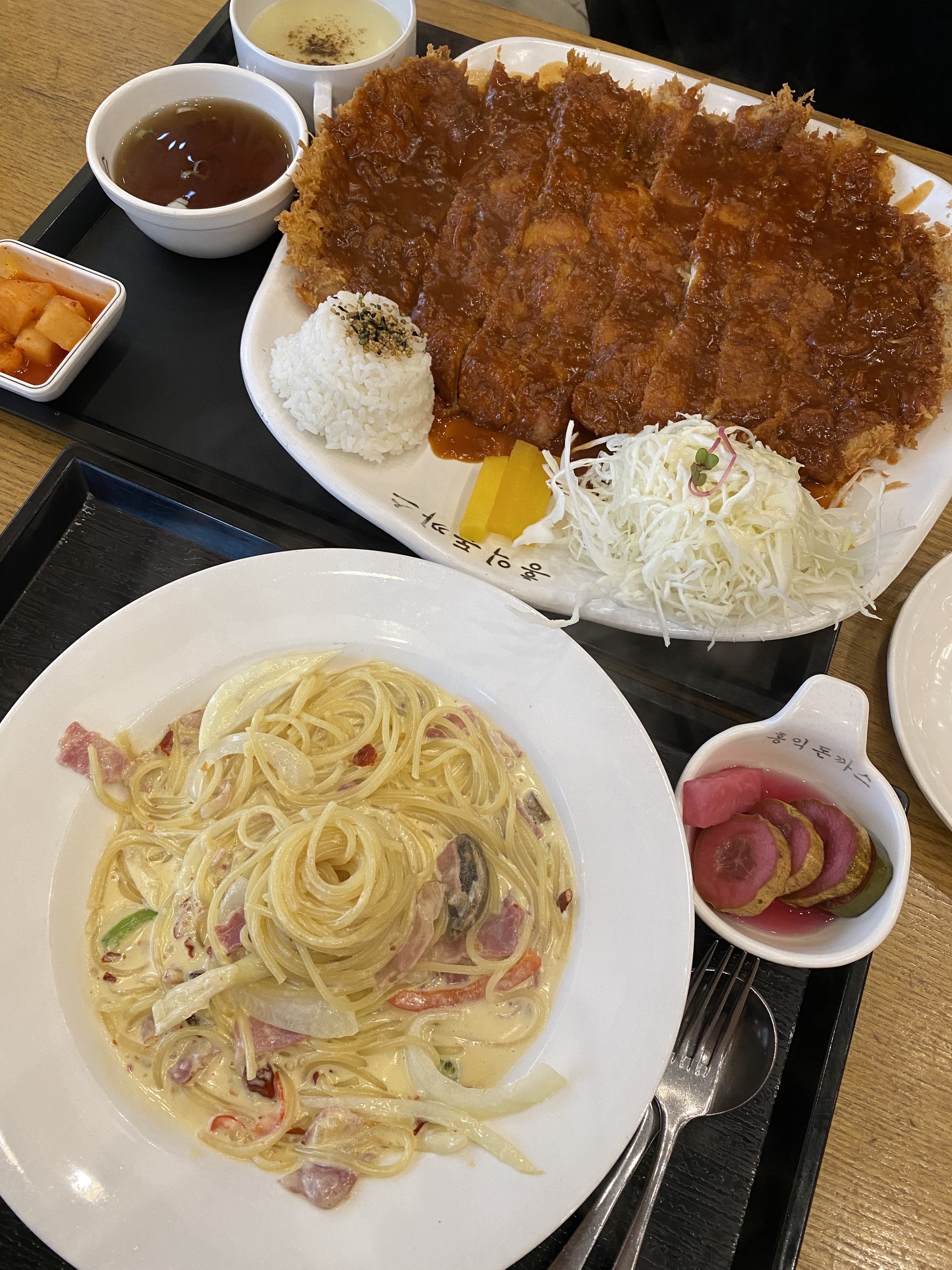 스프 아예 맹물 입니다… 이렇게 주는거면 주질 마세요 ㅜㅜ 여러 지점 먹어봤는데 아까워서
