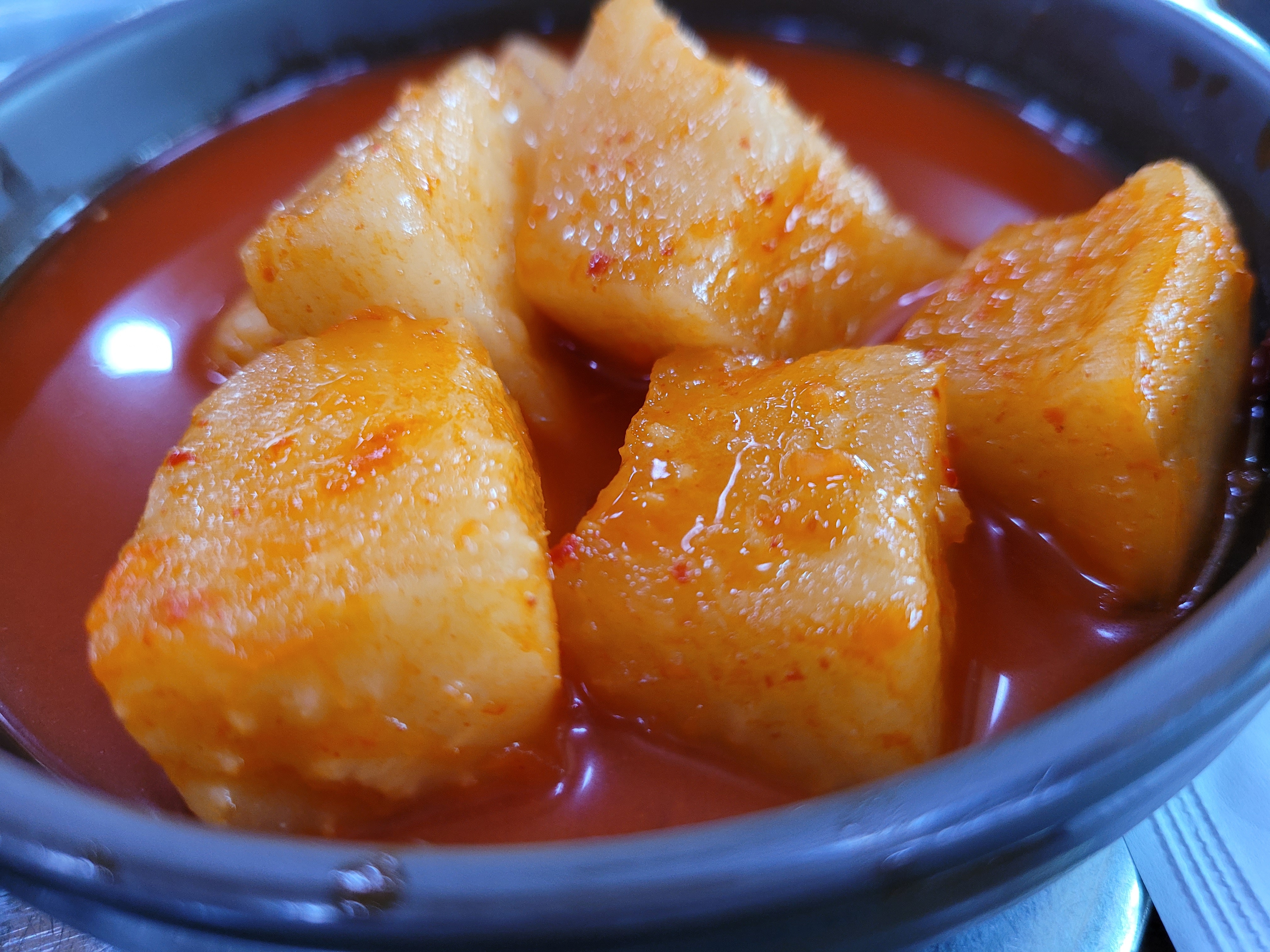 9년 가까이 다녔어요. 이제는 그만 갈때가 된것같네요. 서비스는 엉망이고 깍두기는 바람든