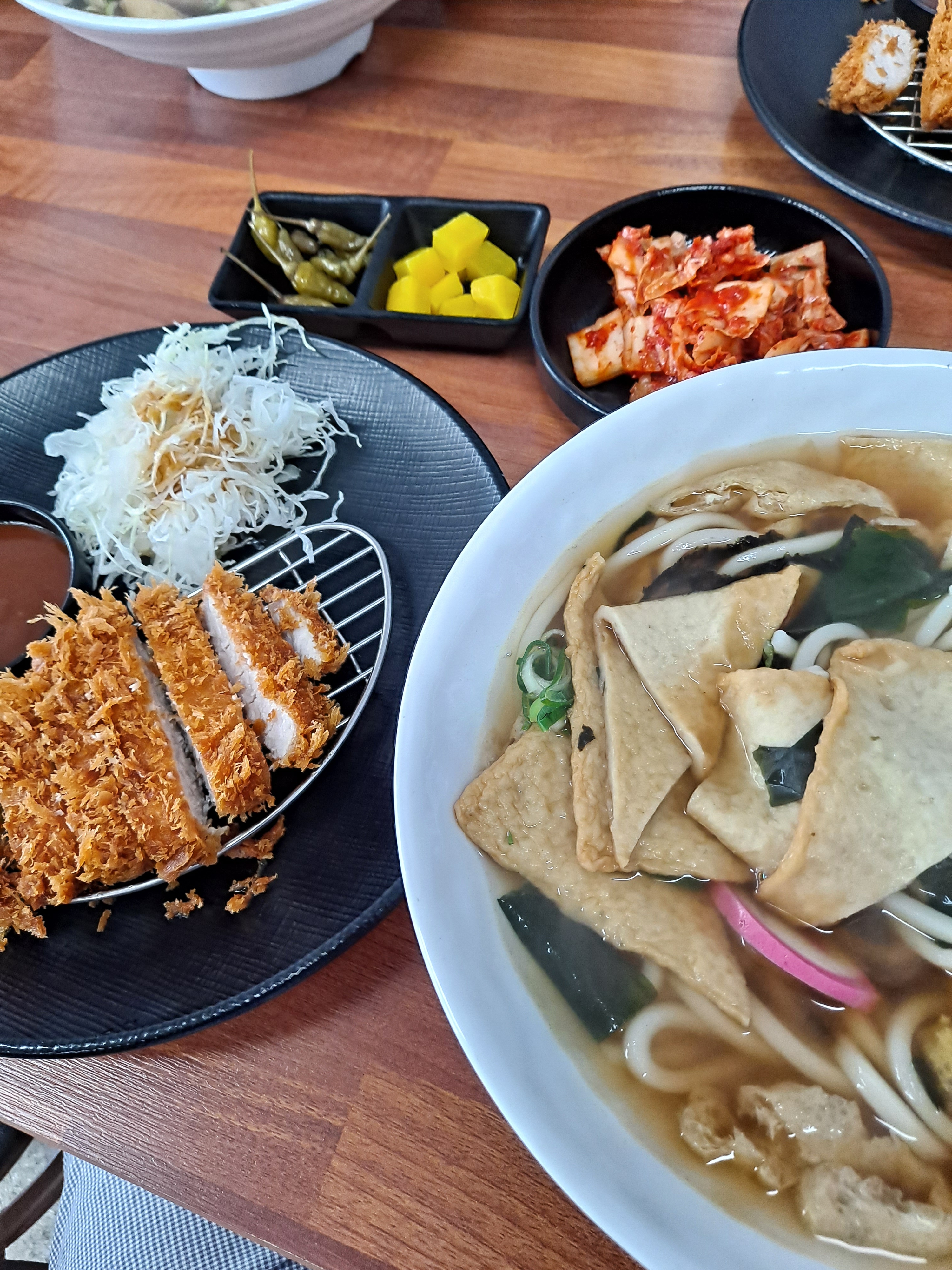 음식 맛있어요 정식 가격도 좋아요 특히 우동이 맛있어요 - 전주 맛집 삼동소바 전주덕진점