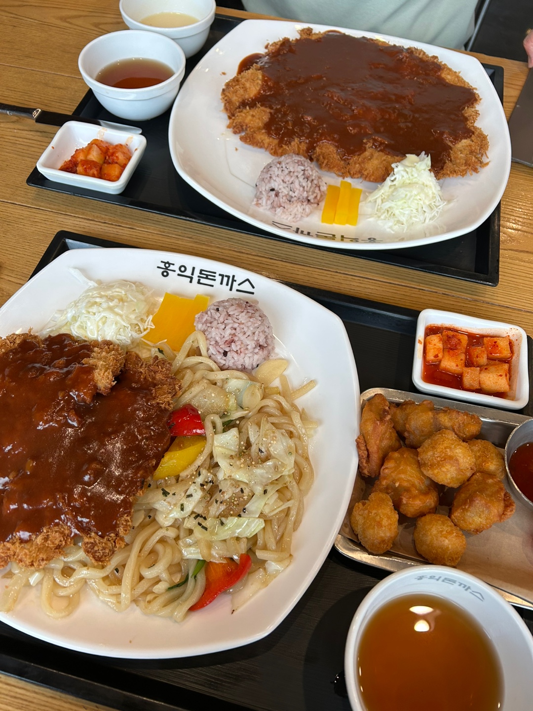 양도 많고 맛도 괜찮았습니다. 하지만 화장실이 너무 더럽고 청소 안 한지 오래된 것 같았습