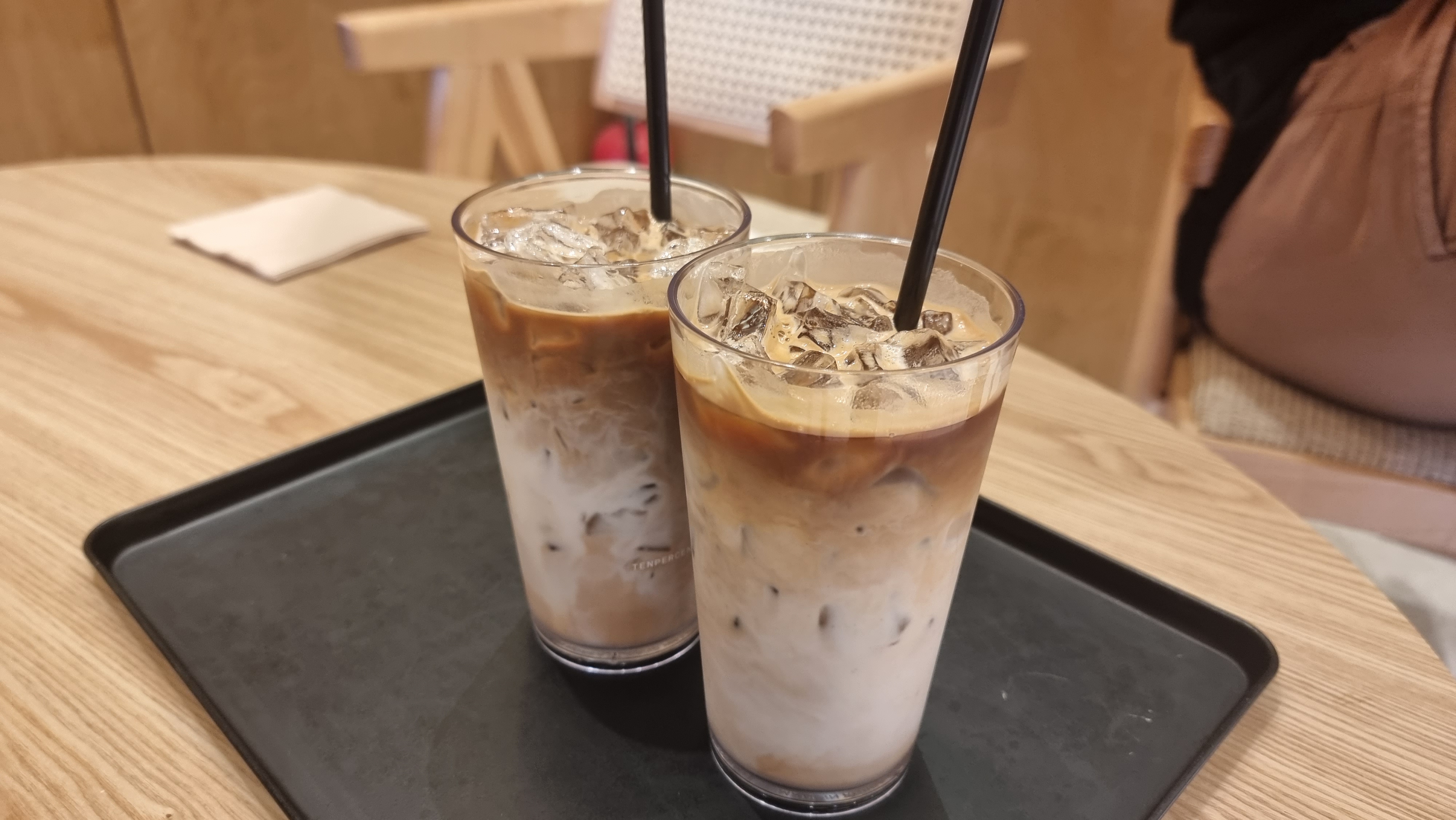아지트같이 자주가서 커피 마십니다 - 송정 맛집 텐퍼센트커피 송정블루캐슬점