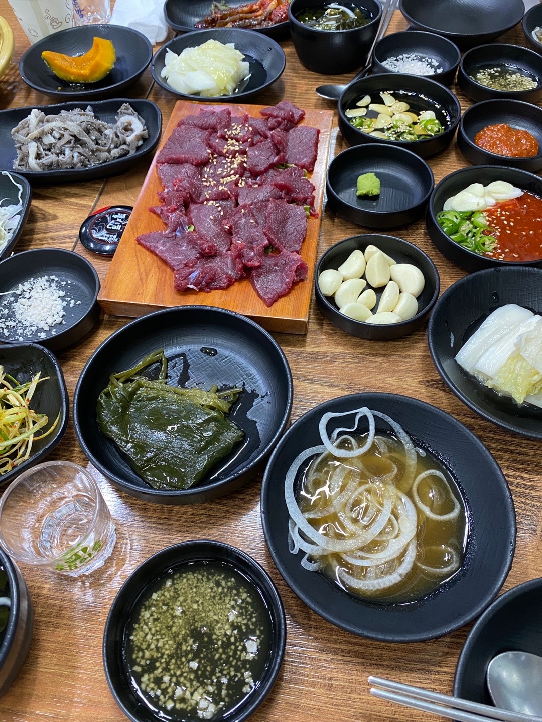 2인이서 뭉티기랑 차돌박이구이 먹고왔어요! 사장님 정말 친절하시고 잘챙겨주셔서 감동이예요👍