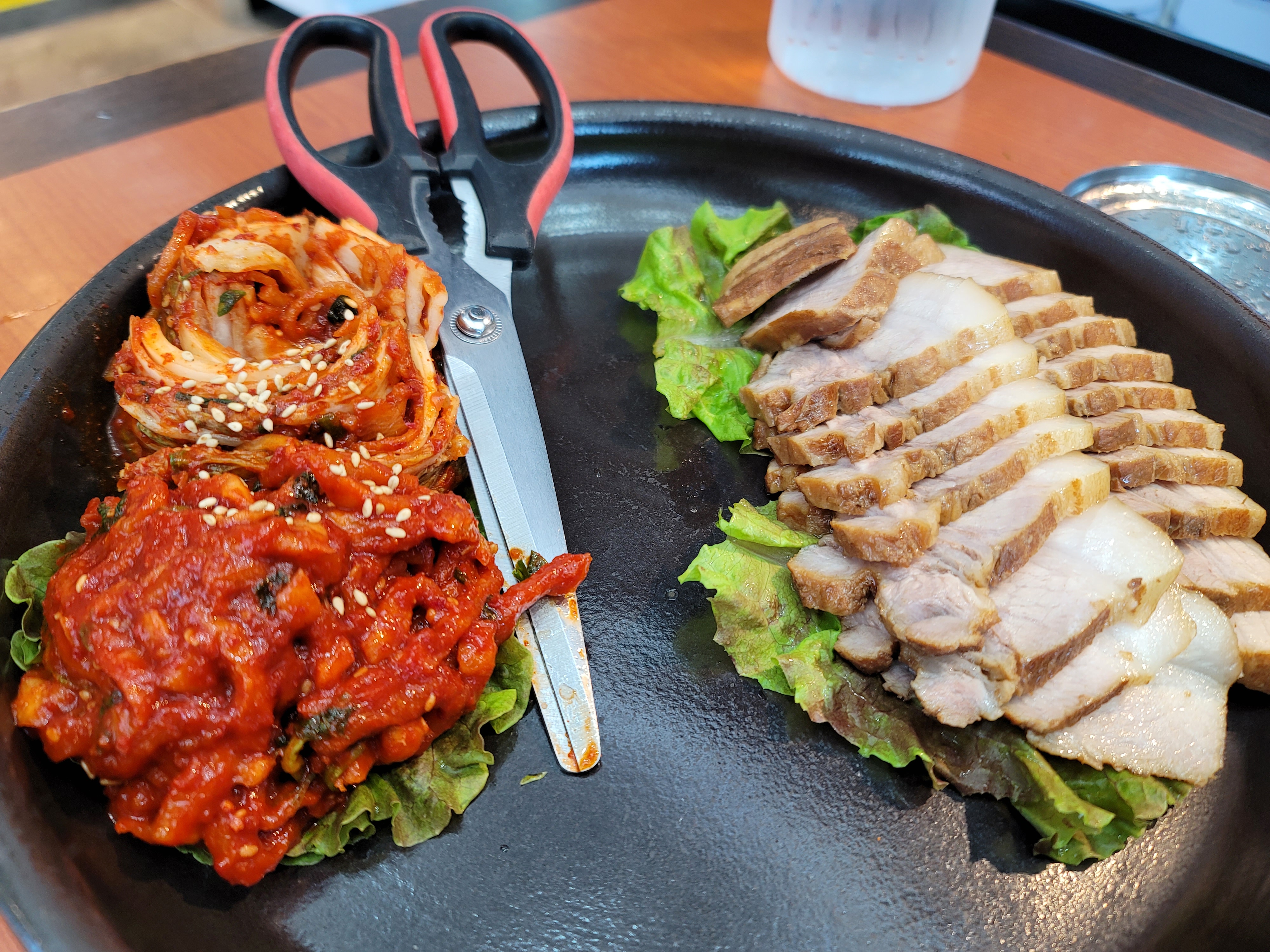 보쌈김치랑 무김치랑 정말 맛있어요! 점심에가도 테이블 회전도잘되고 친절해요 - 불당동 맛집 항아리 보쌈 불당점