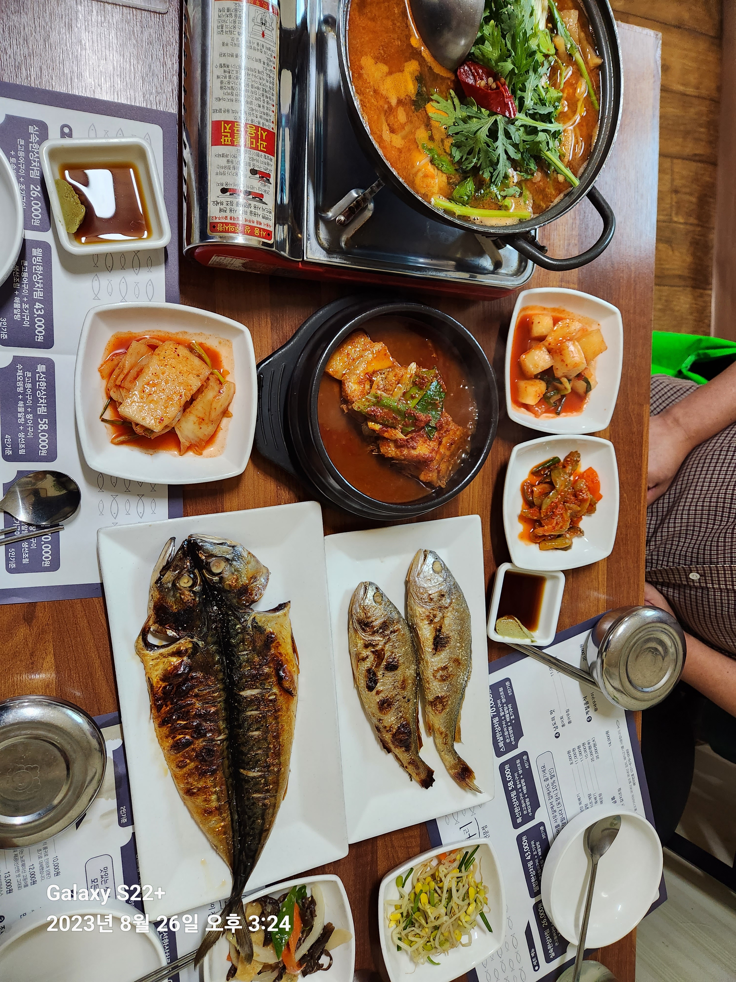 엄마랑 드라이브하다가 늦은 점심에 우연히 찾아간 식당인데 기대이상으로 맛있고 깔끔하네요~엄