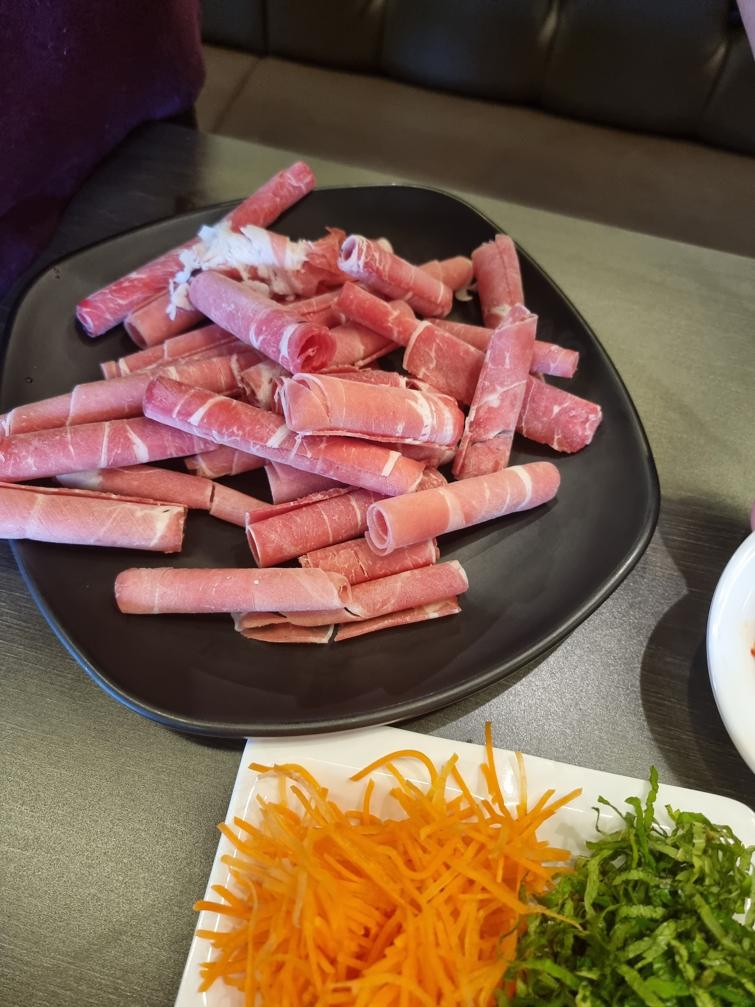 샤브추가고기 쿠폰을 보여줬는데도....2인분 고기양이 - 영주 맛집 소담촌 영주점