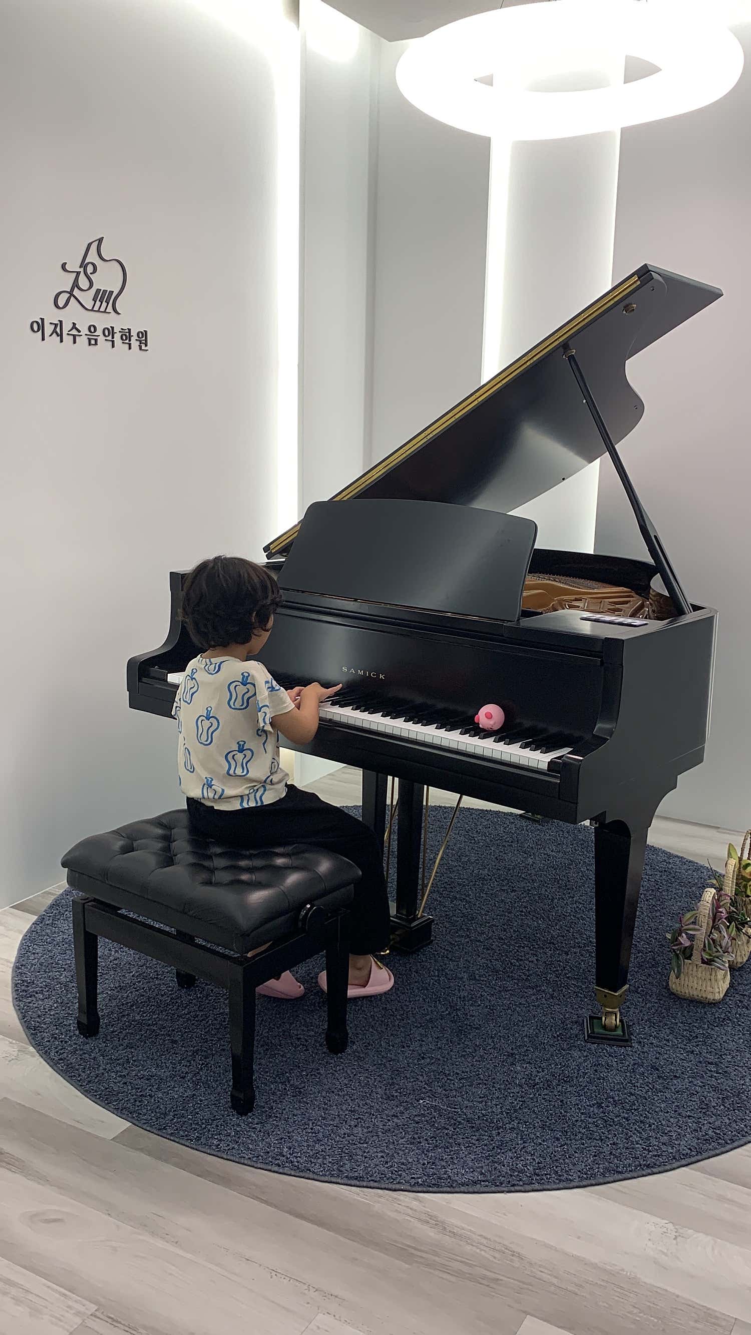 2번째 스튜디오 사진