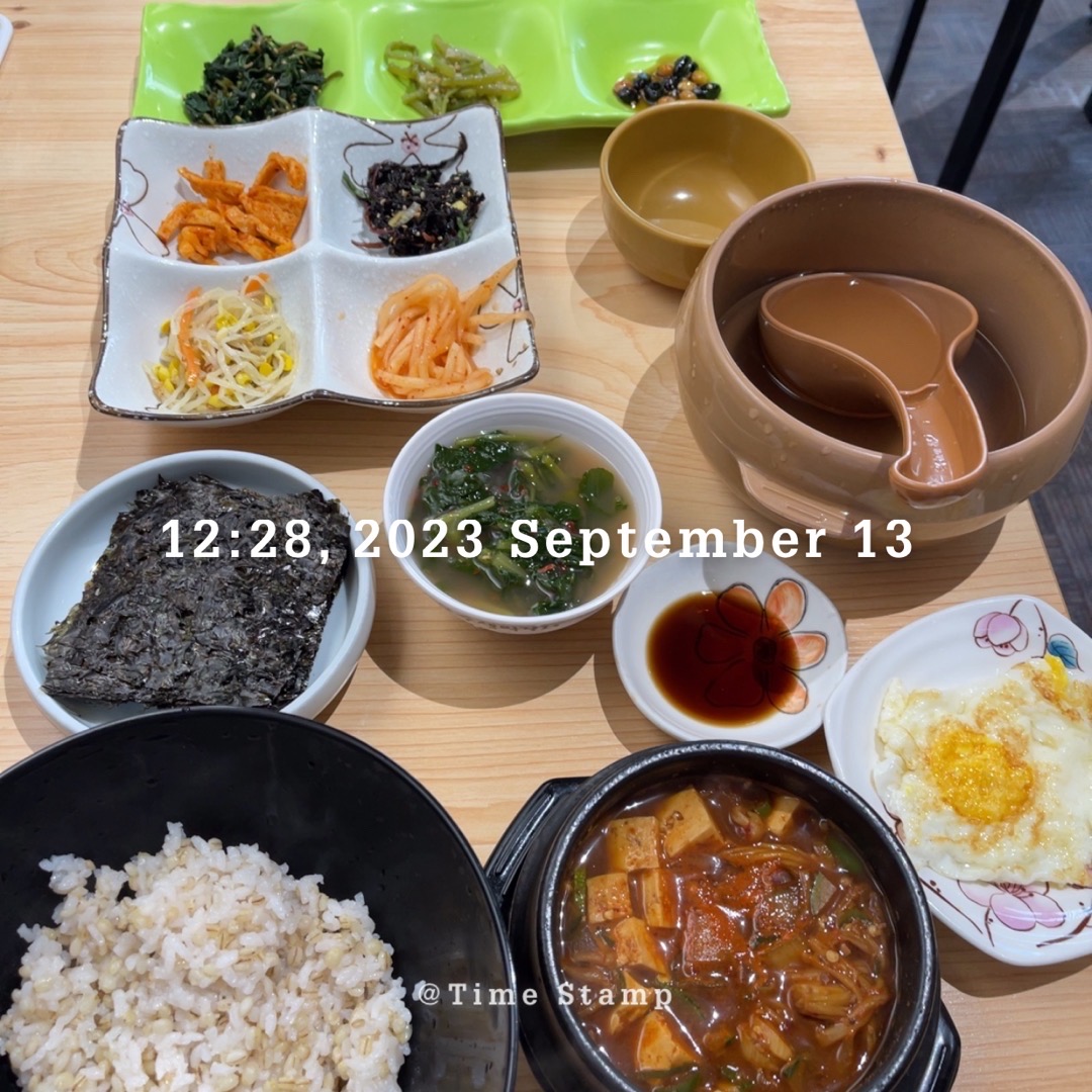 보리밥 정식 가성비 최고에요!! 반찬도 다양하고 맛있고 특히 된장찌개가 겁나 맛있어요!!
