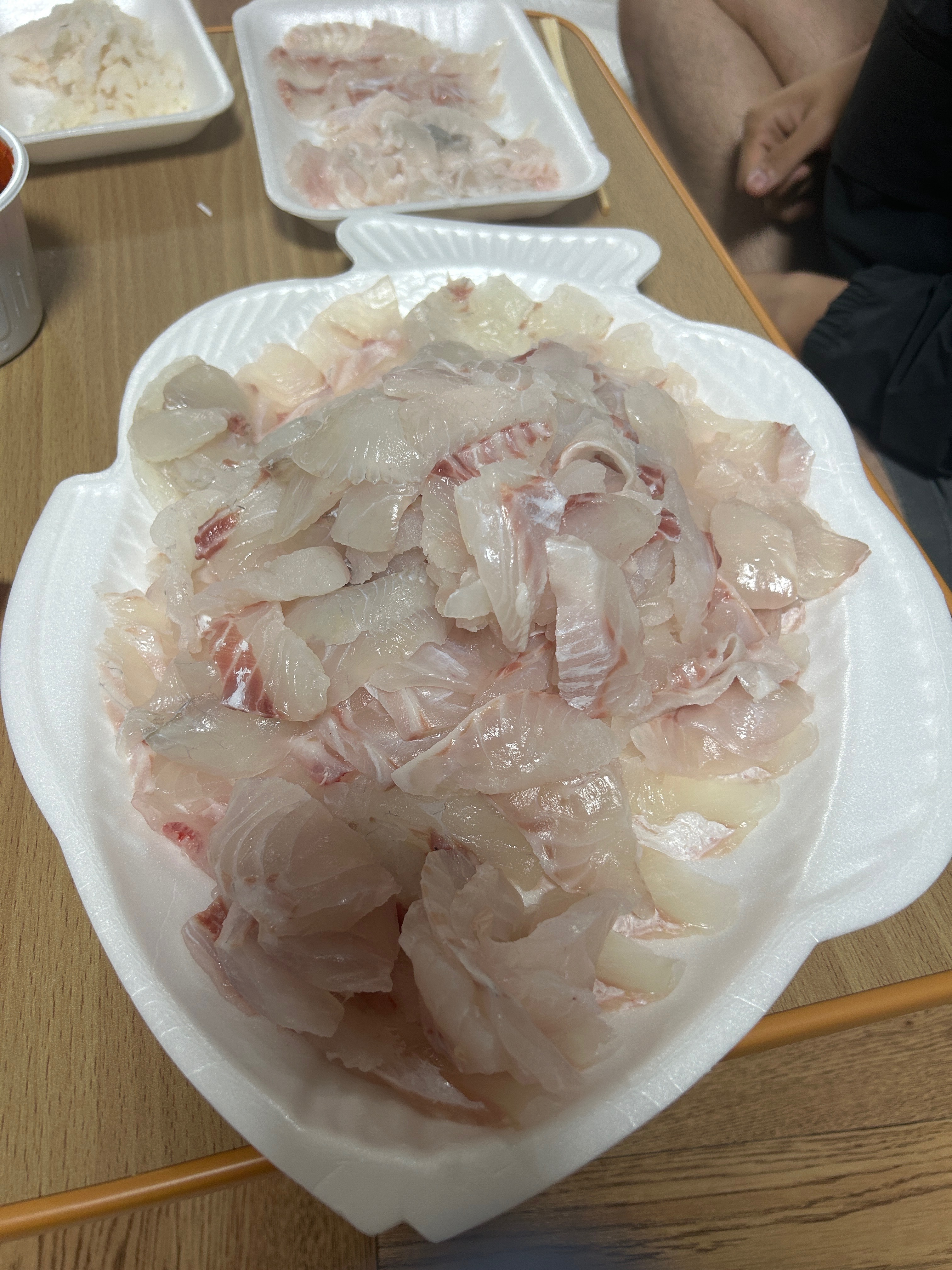 해산물도 해산물이지만 회 양 보세요 미쳤었요 - 아바이마을 맛집 청호활어회센터 나룻배 12호 회포장