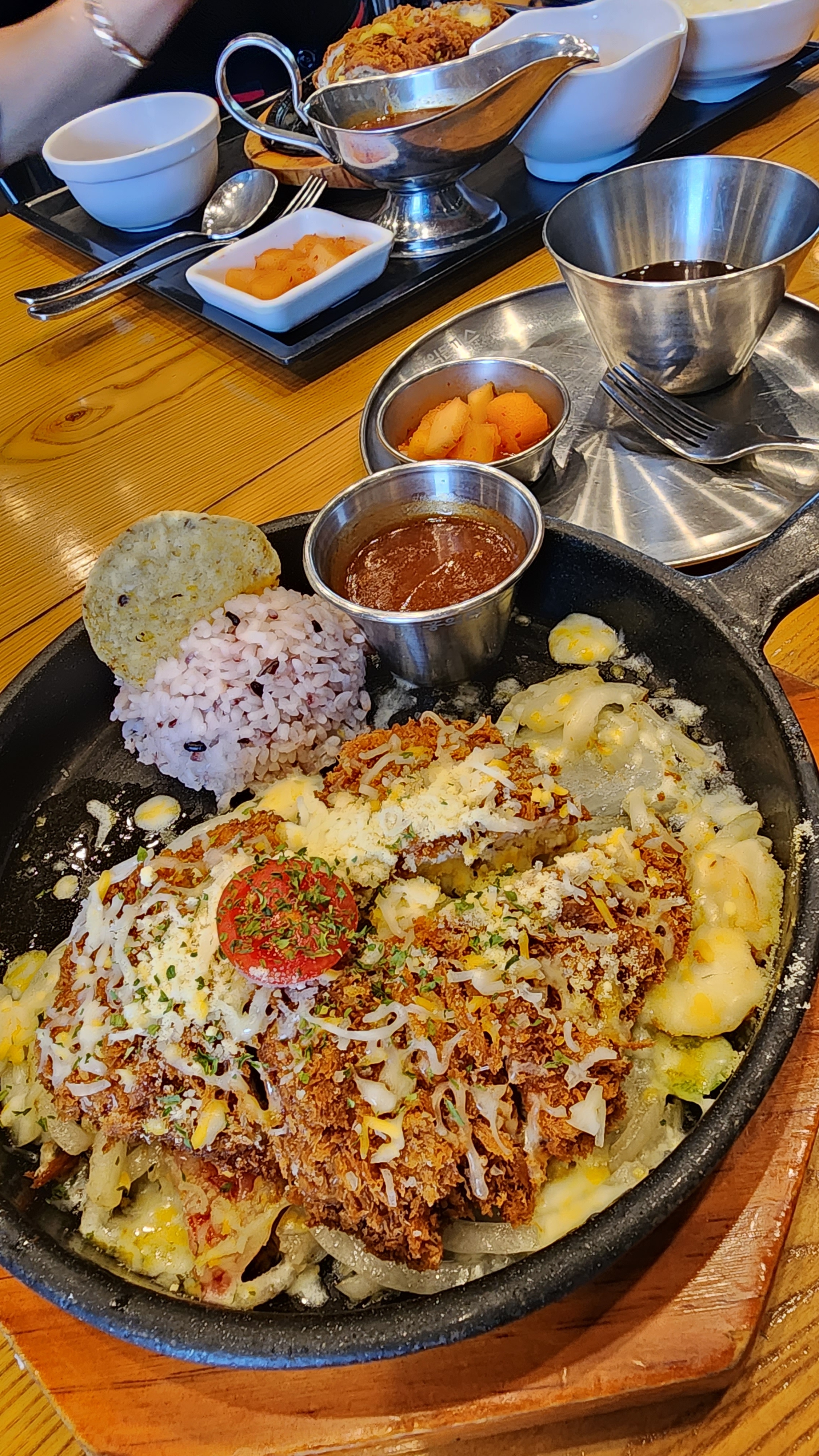 생각나면 들러는 곳 왜일까요? 맛있어니까요 - 진주 초전동 맛집 홍익돈까스 진주점