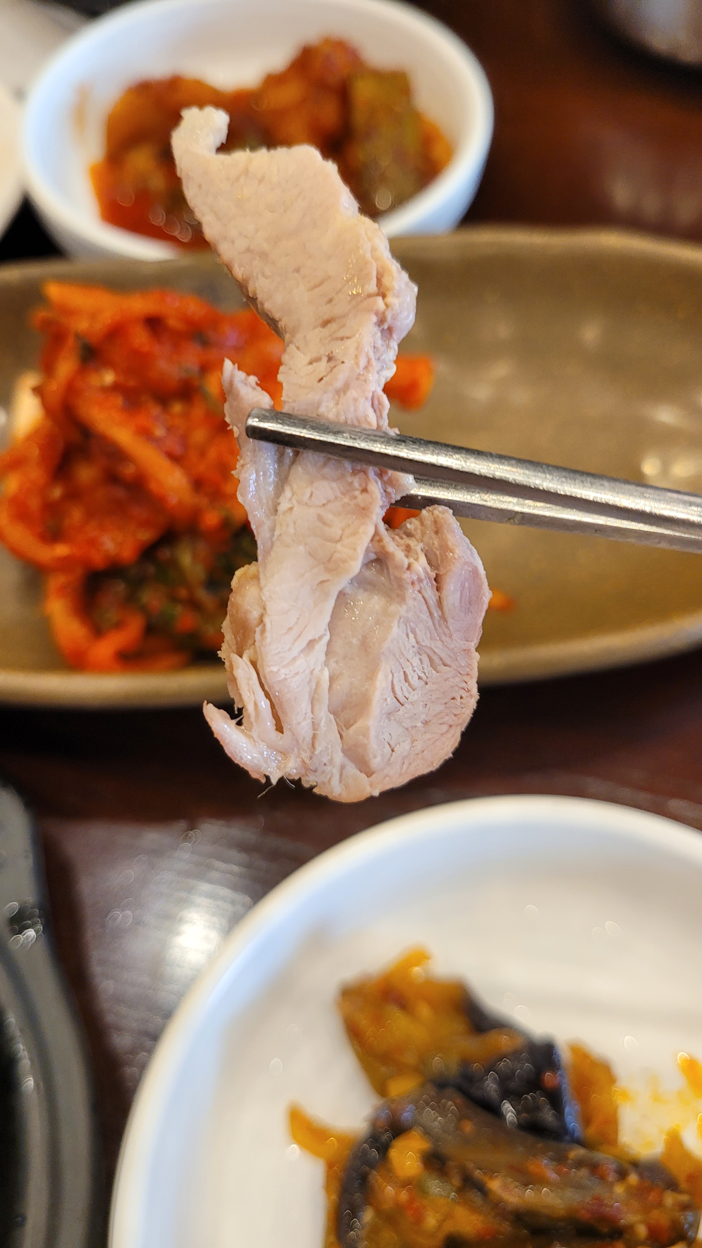 천호동 족발골목 유일하게 남은 장원보쌈. 매해 천원씩 오르고 고기양이 살짝 줄었지만 한끼먹