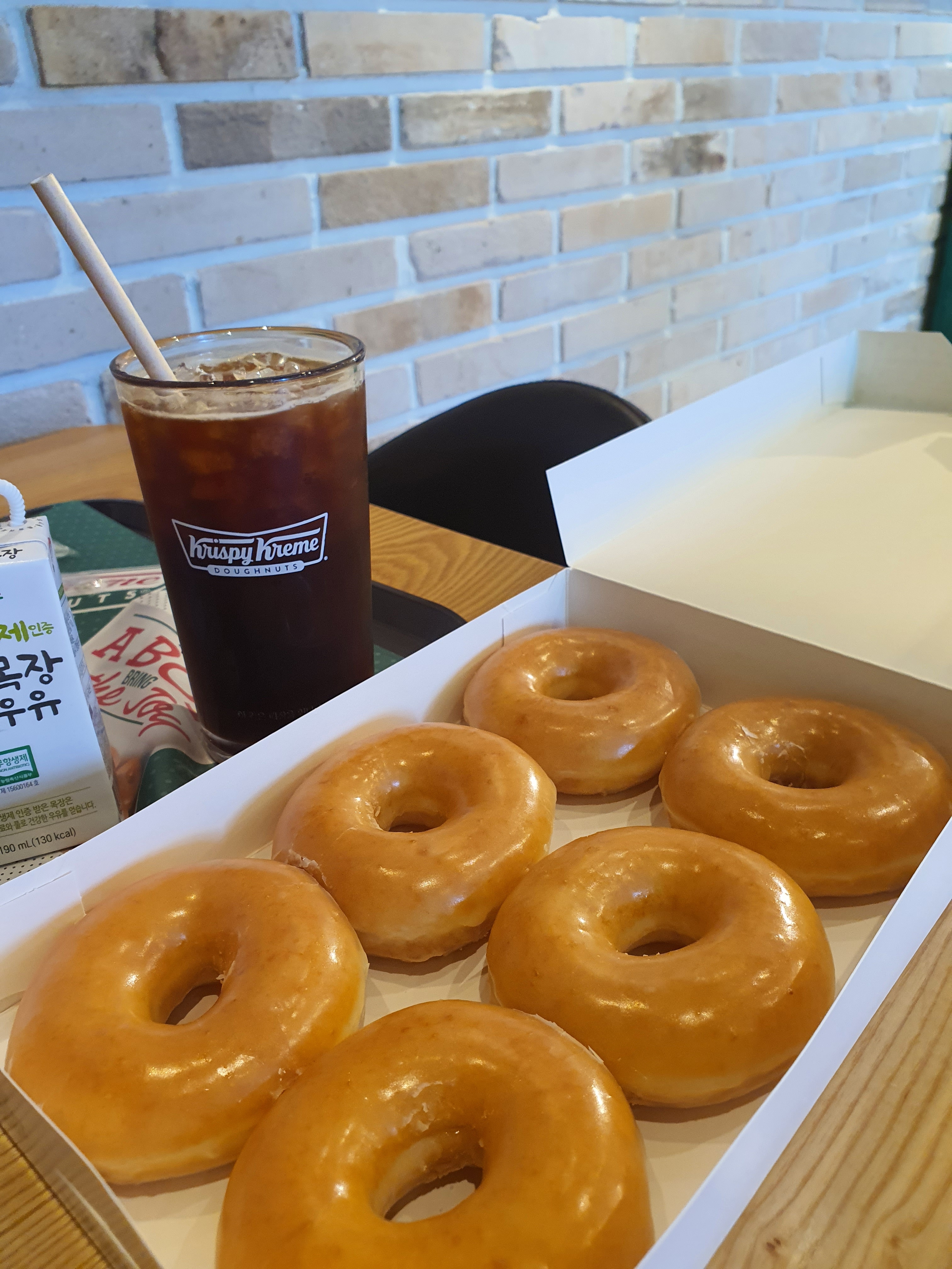 아들이 좋아해서 종종 먹는데 역시 기본이 가장 맛있는것 같아요~^^ 매장에서 간식으로 먹고